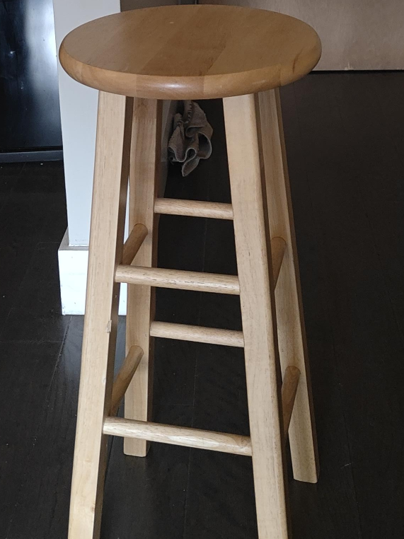 Wooden Bar Stool 🥕 thumbnail