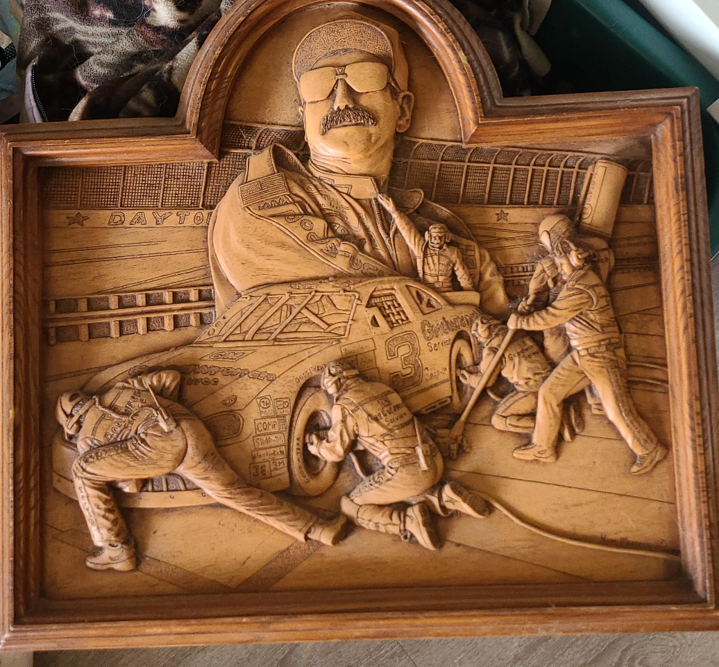 Dale Earnhardt Carving thumbnail