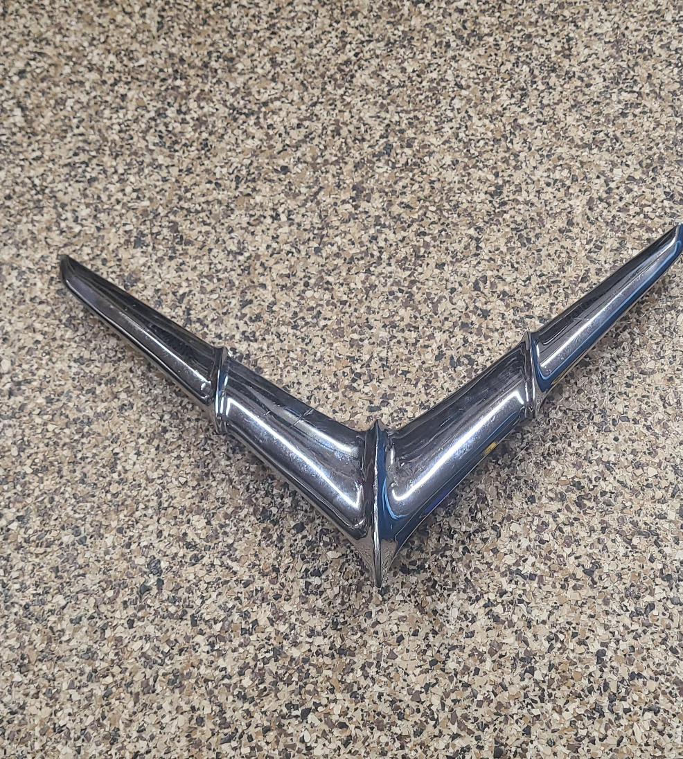 Vintage Car Emblem - Chrome Wing thumbnail