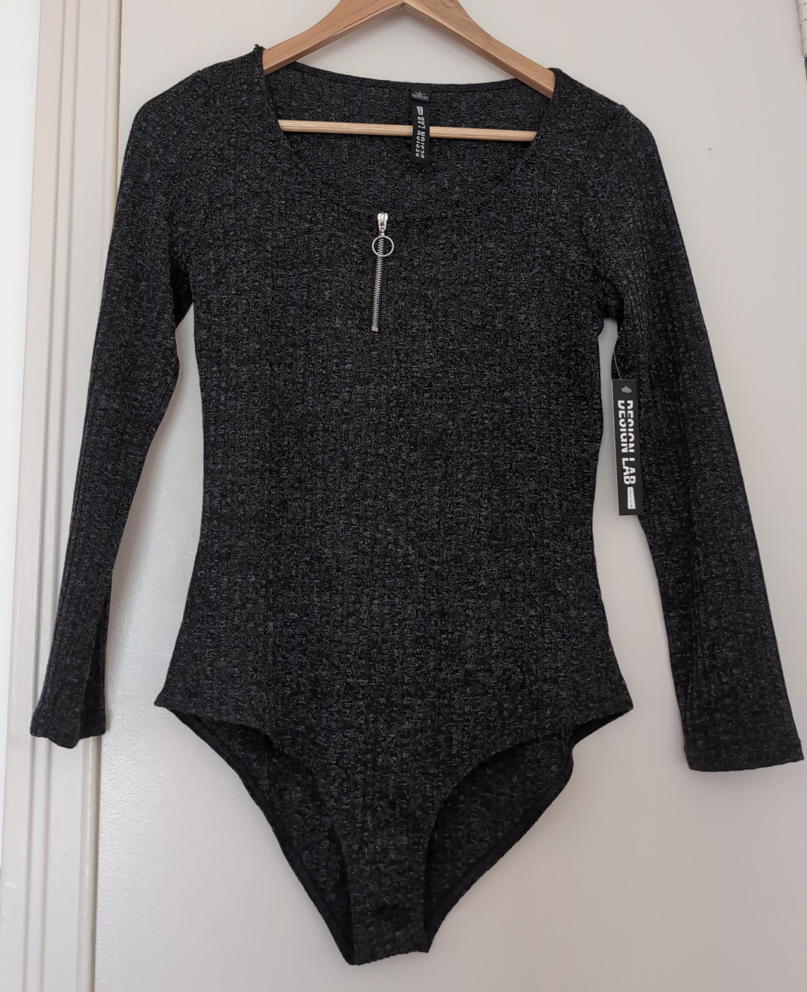 🇨🇦Design Lab Lord & Taylor Bodysuit - Size L thumbnail