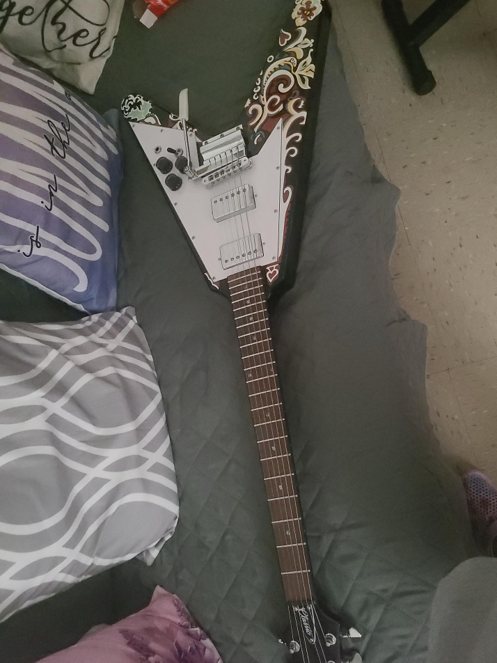 Firefly Flying V Electric Guitar Love Drops thumbnail