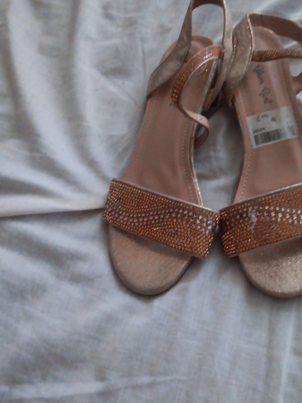 After Girl Size 2 Sandals thumbnail