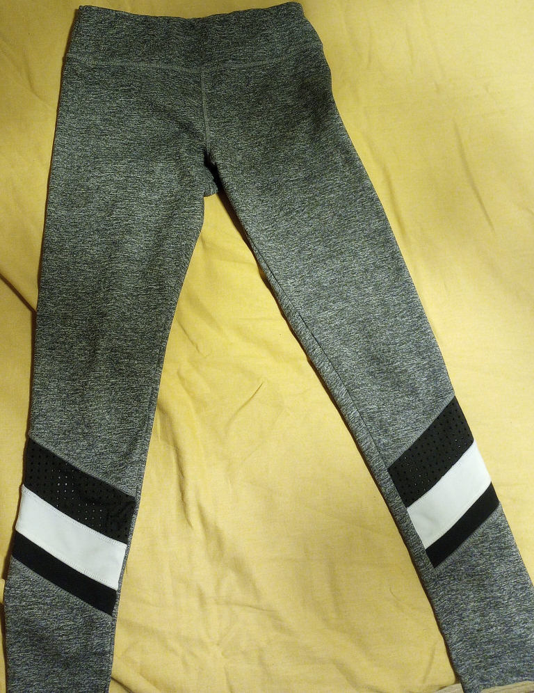 Yoga Gray Leggings - Size Small thumbnail
