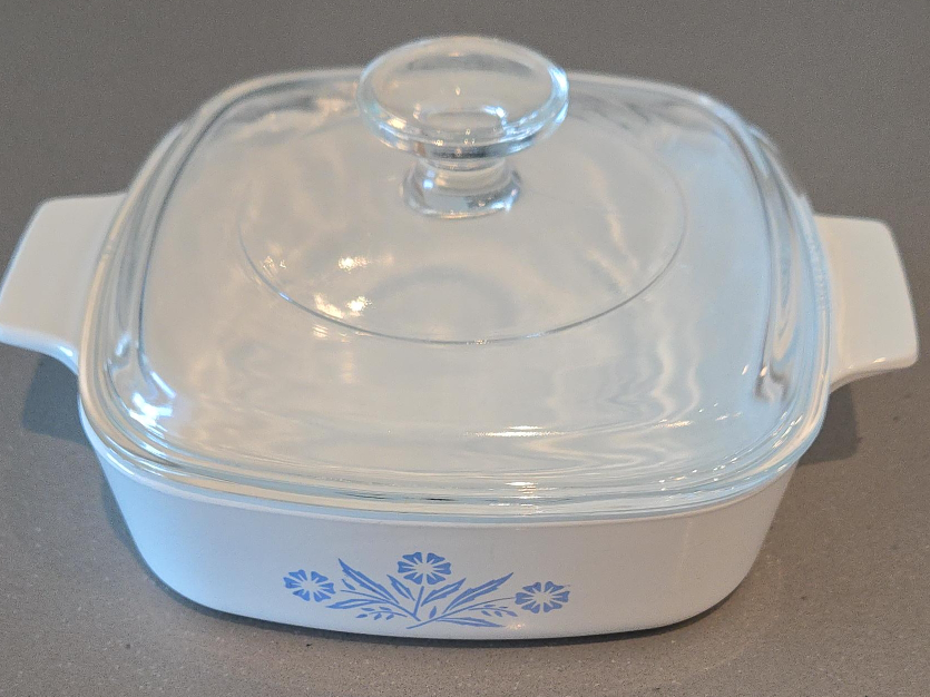 Vintage CorningWare Casserole Dish w/ Lid thumbnail