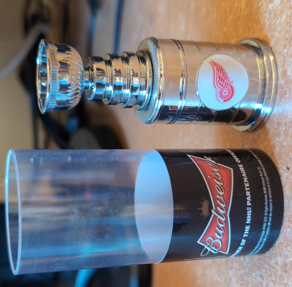 Budweiser NHL Red Wings Stanley Cup Replica thumbnail