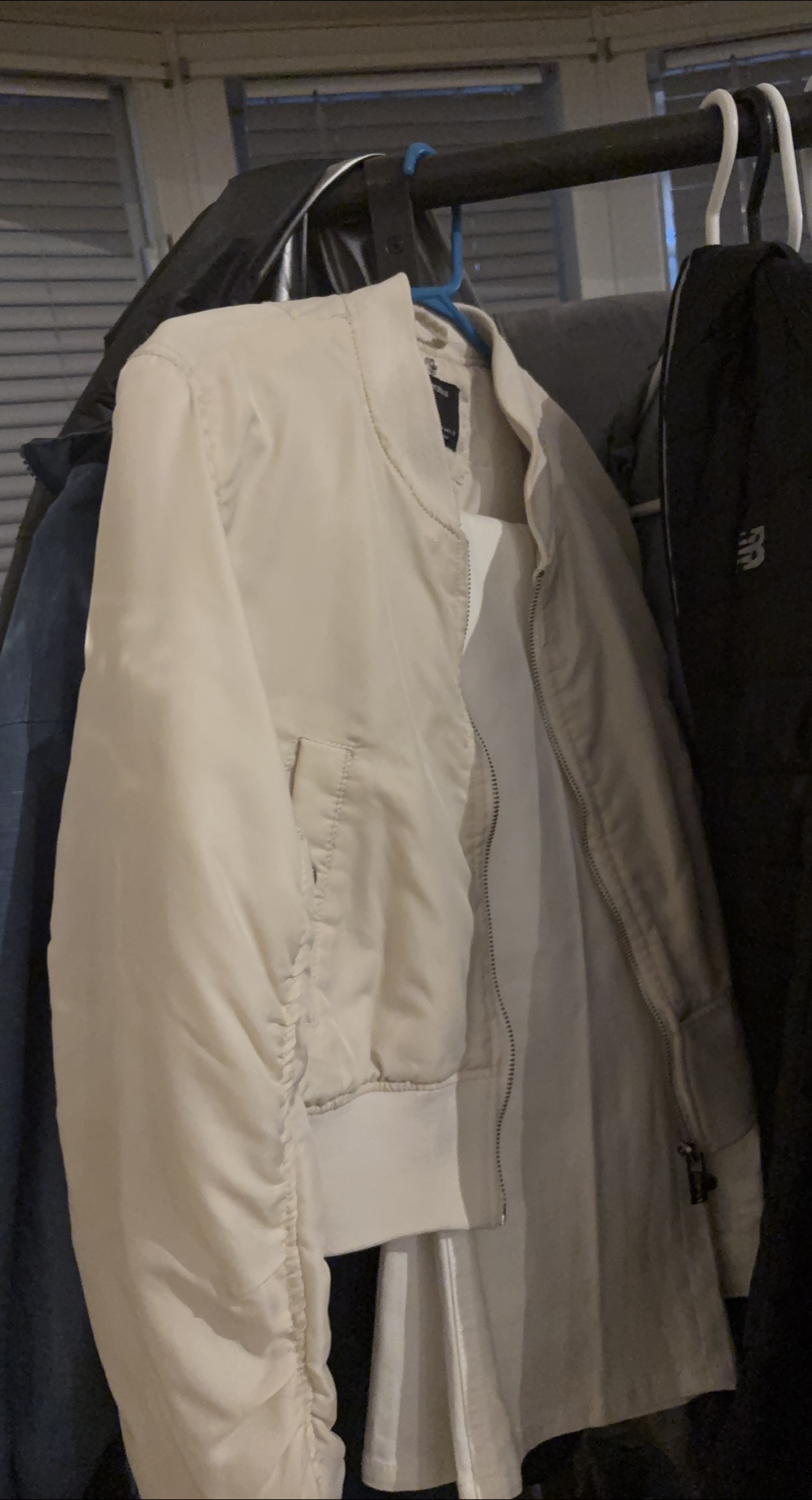 Beige Bomber Jacket - Bershka thumbnail