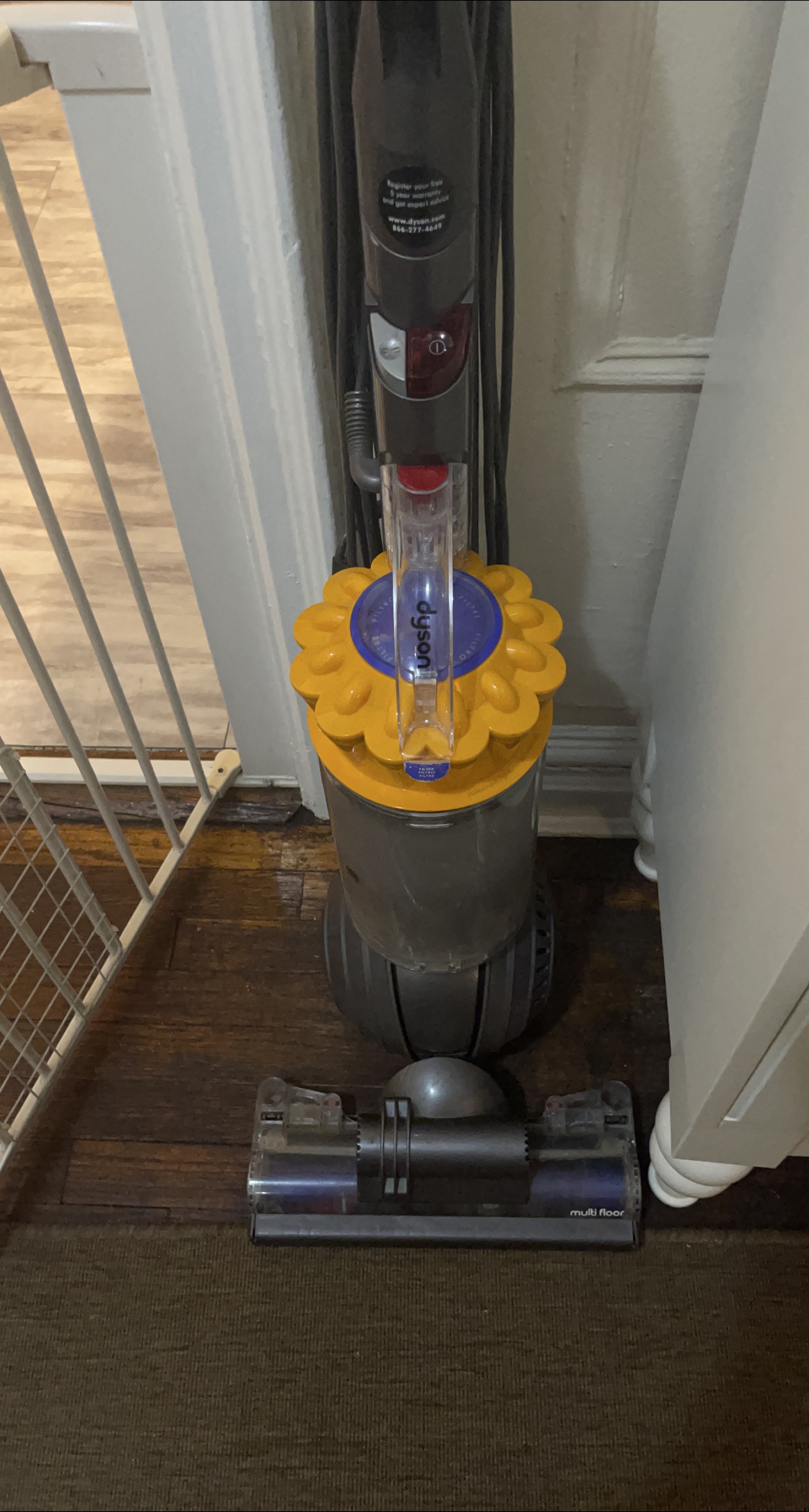 Dyson Multi Floor Vacuum Cleaner thumbnail