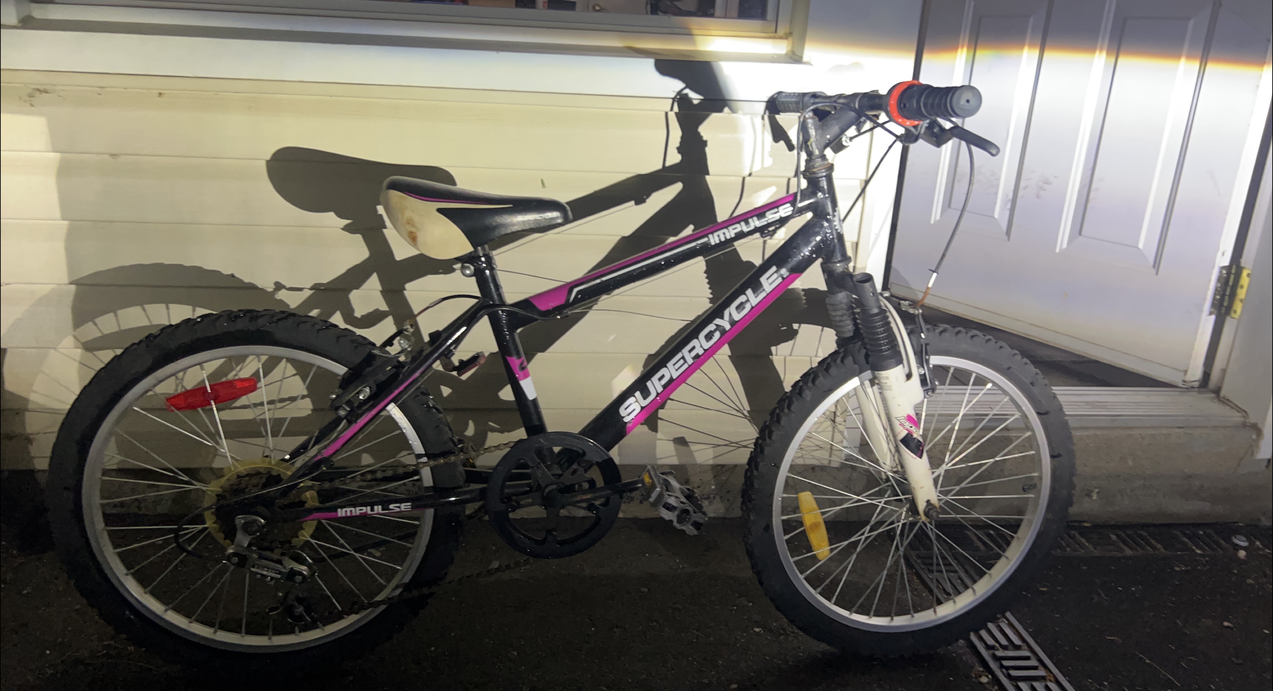 Supercycle Impulse 20" Kids Bike thumbnail