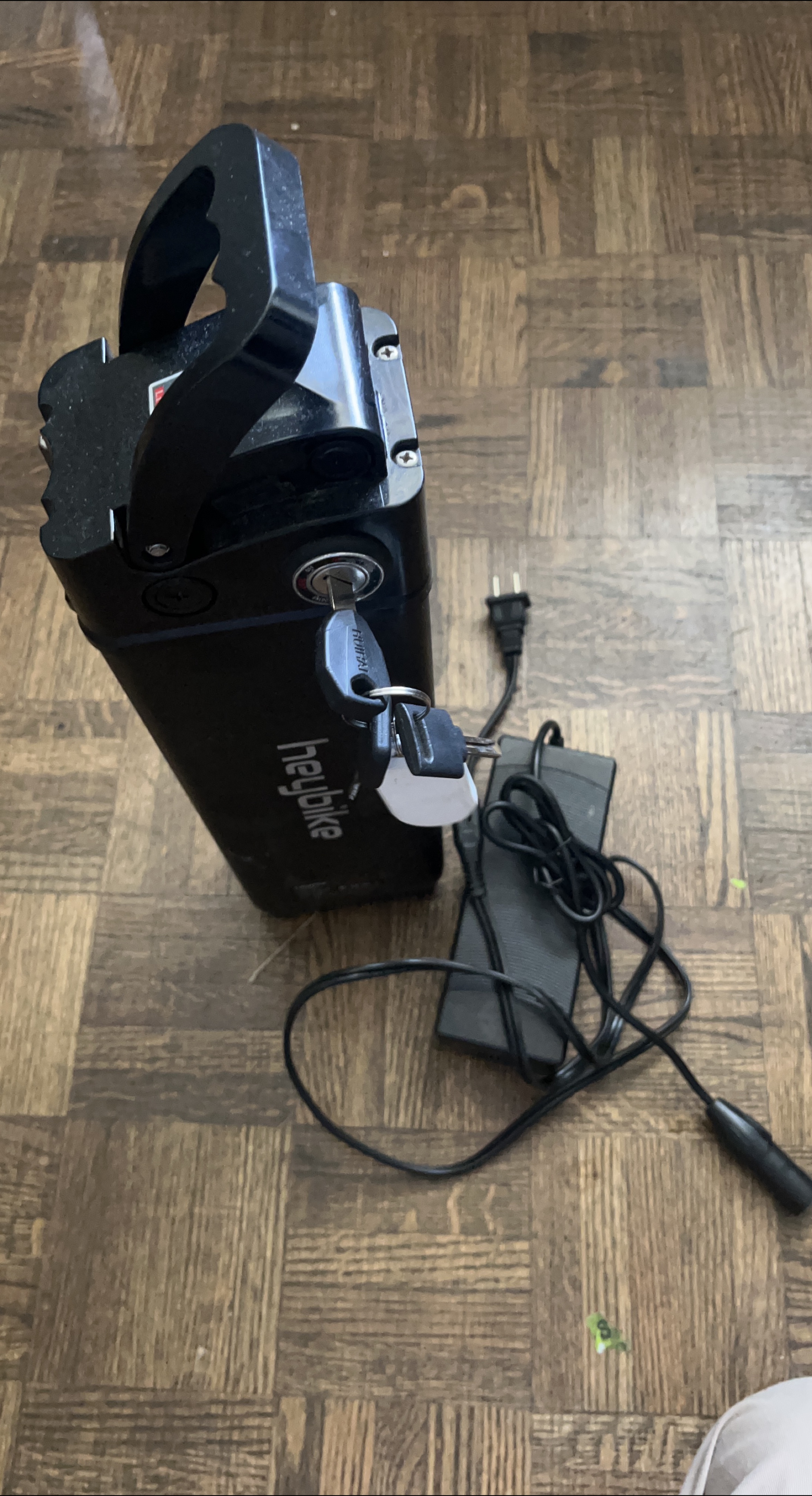 Heybike Ebike Battery with Charger thumbnail