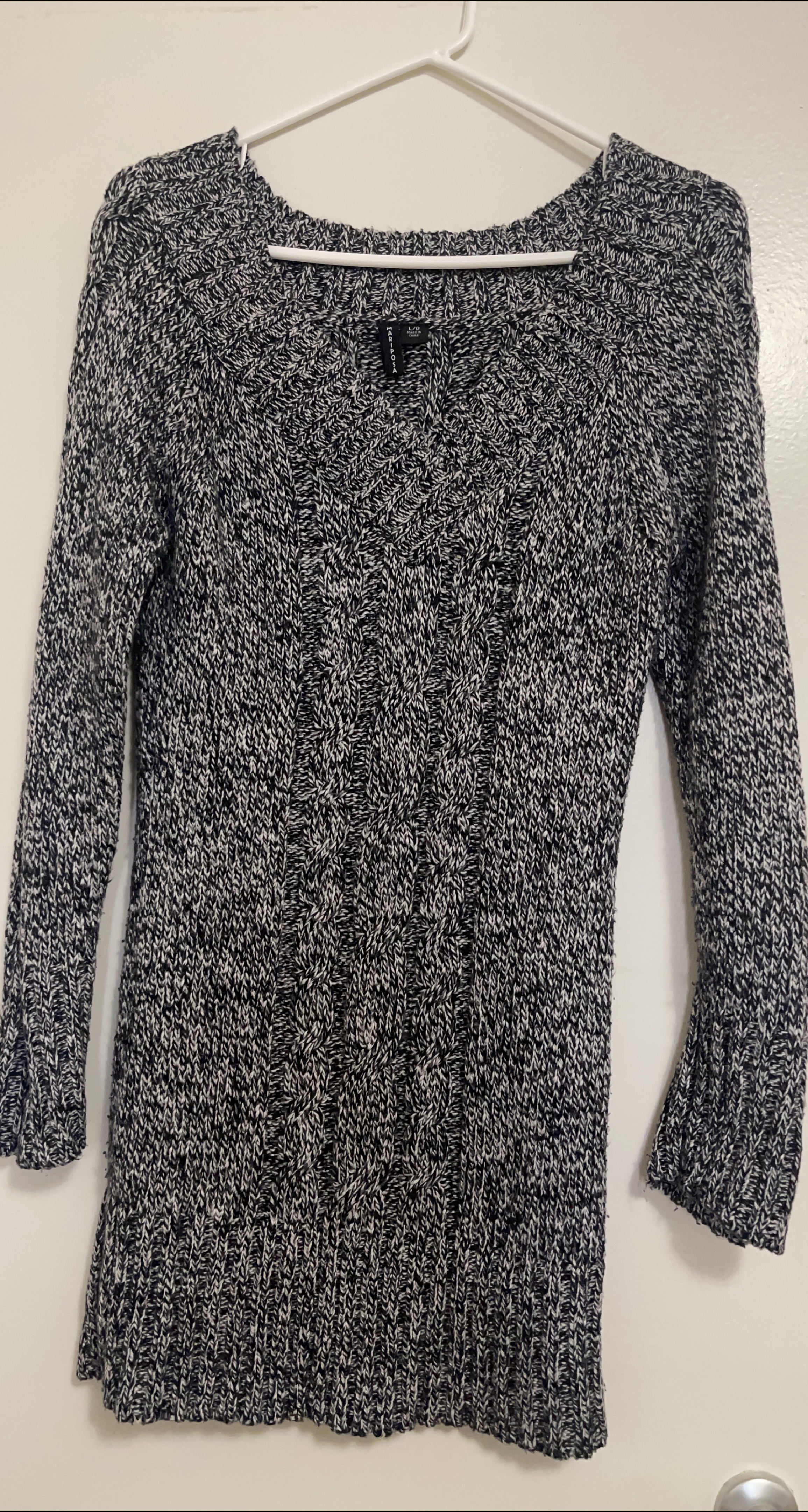 Mariposa Black & White Knit Sweater - Size L 🇨🇦 thumbnail