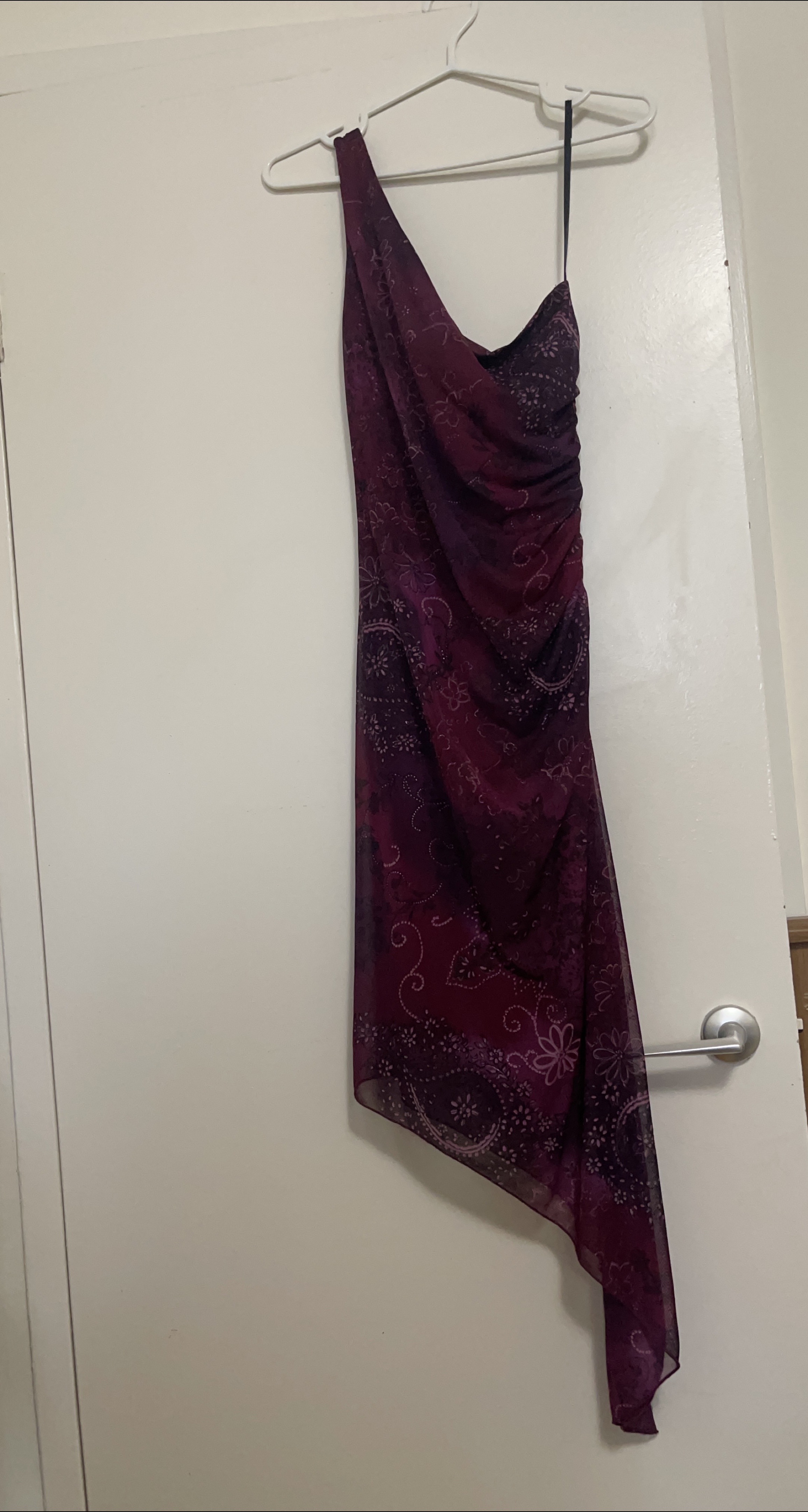 Burgundy Paisley One-Shoulder Dress🇨🇦 thumbnail