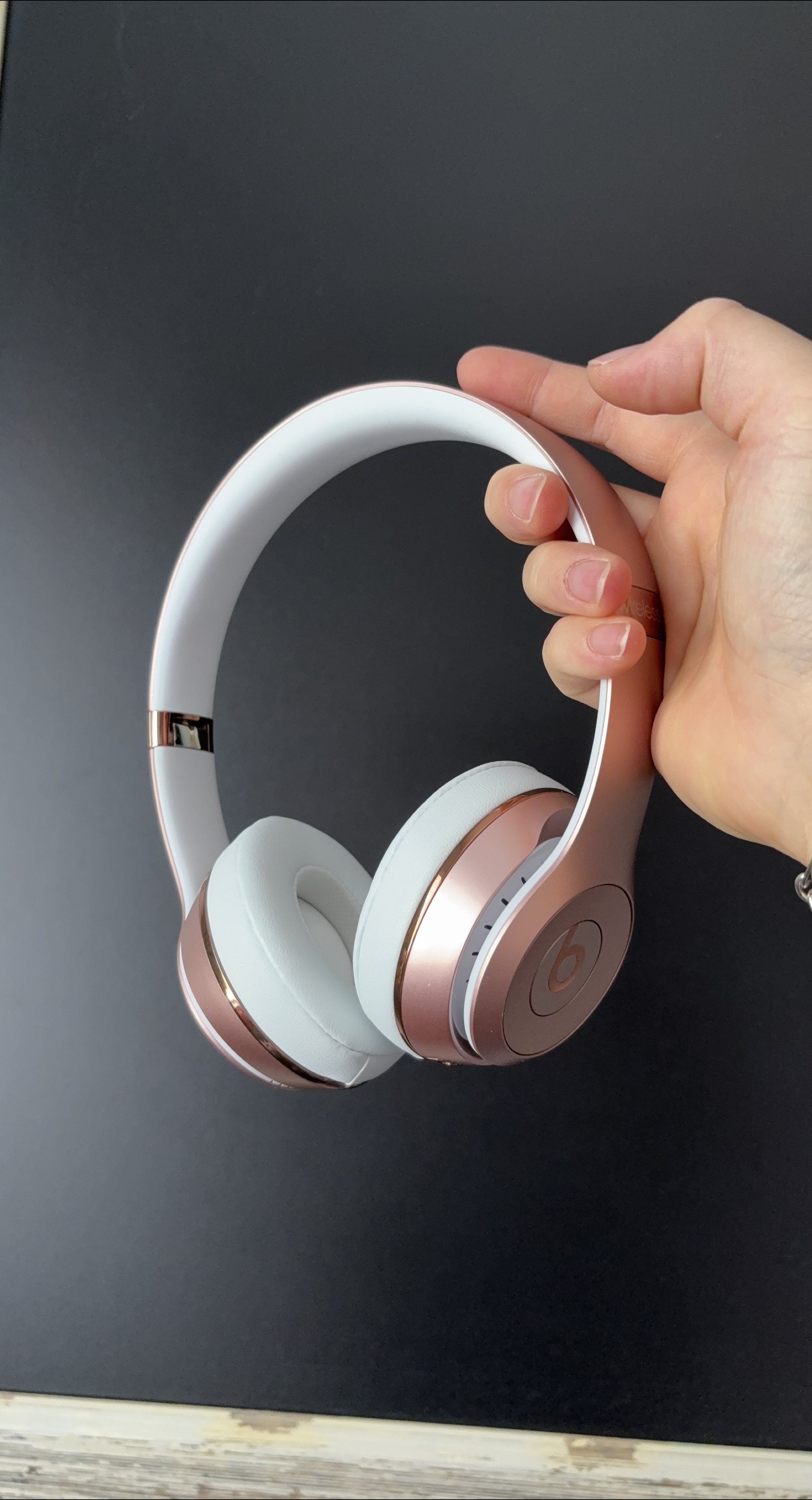 Beats Solo3 Wireless Headphones - Rose Gold/White thumbnail