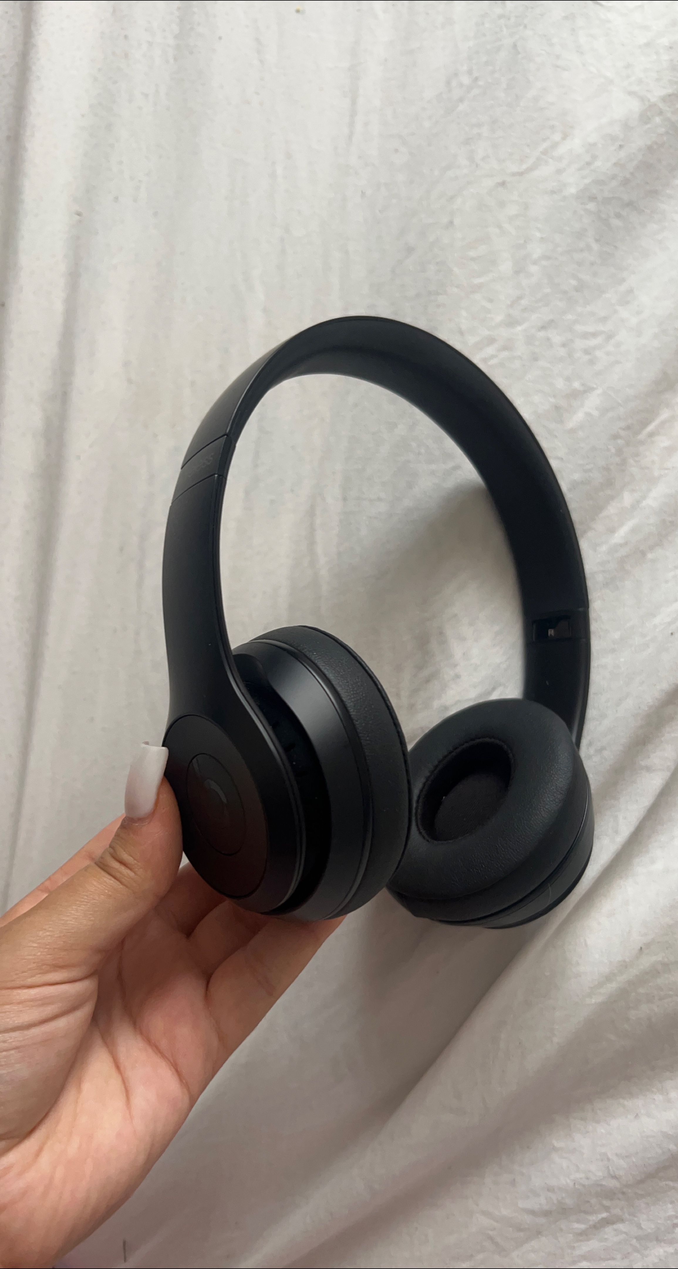 Beats Solo3 Wireless Headphones - Black thumbnail