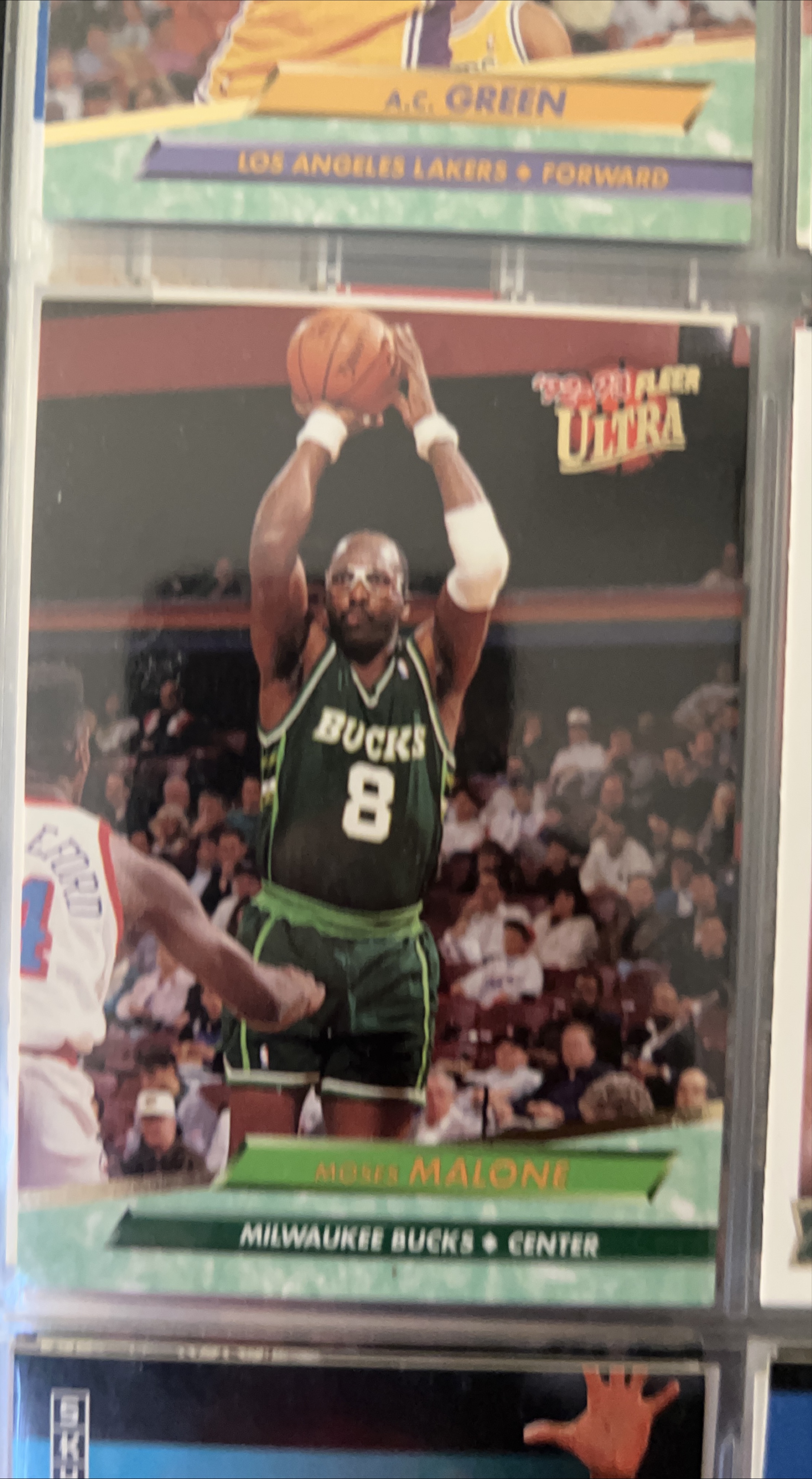 1993-94 Ultra Moses Malone Milwaukee Bucks Card