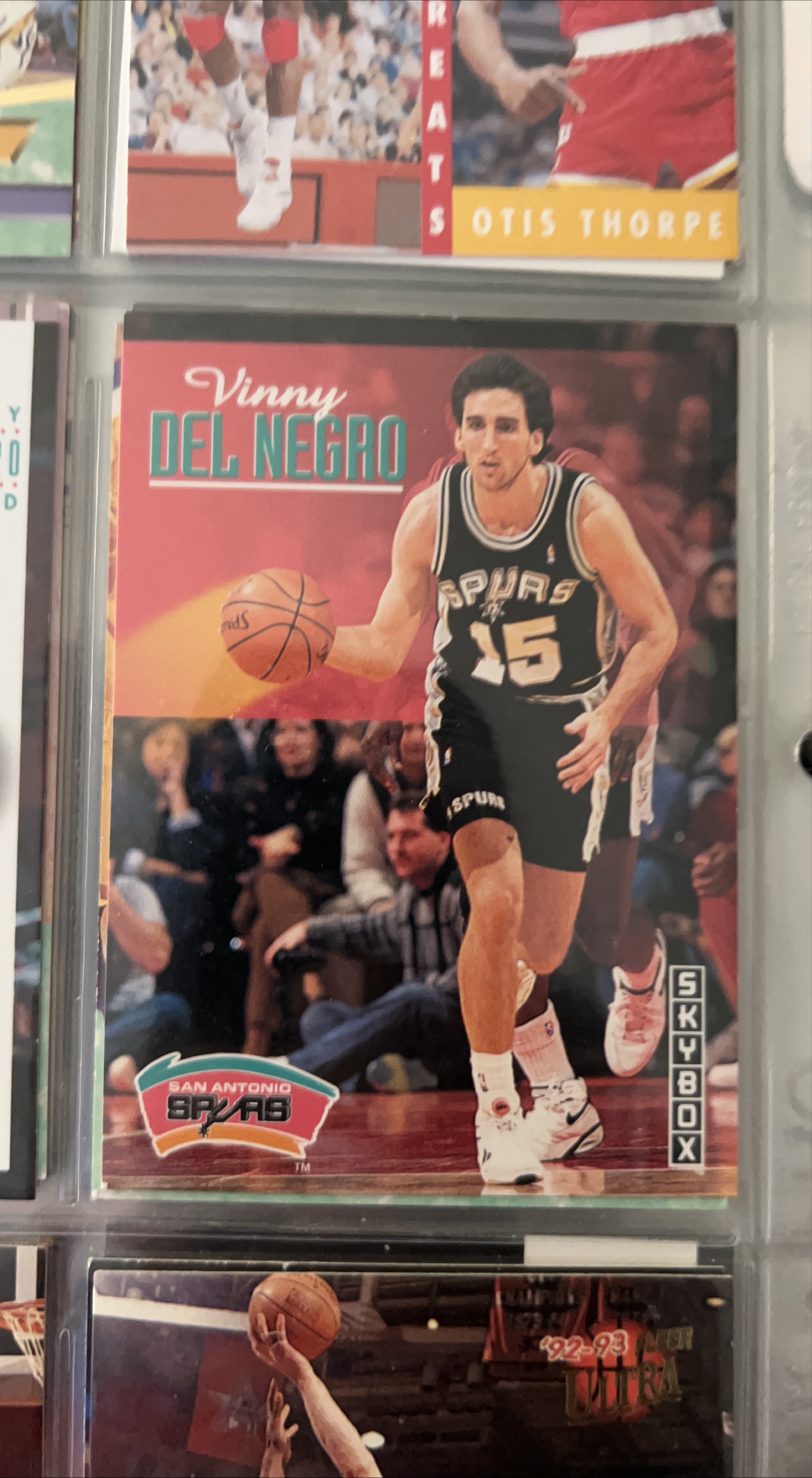 1992-93 SkyBox Vinny Del Negro San Antonio Spurs Basketball Card