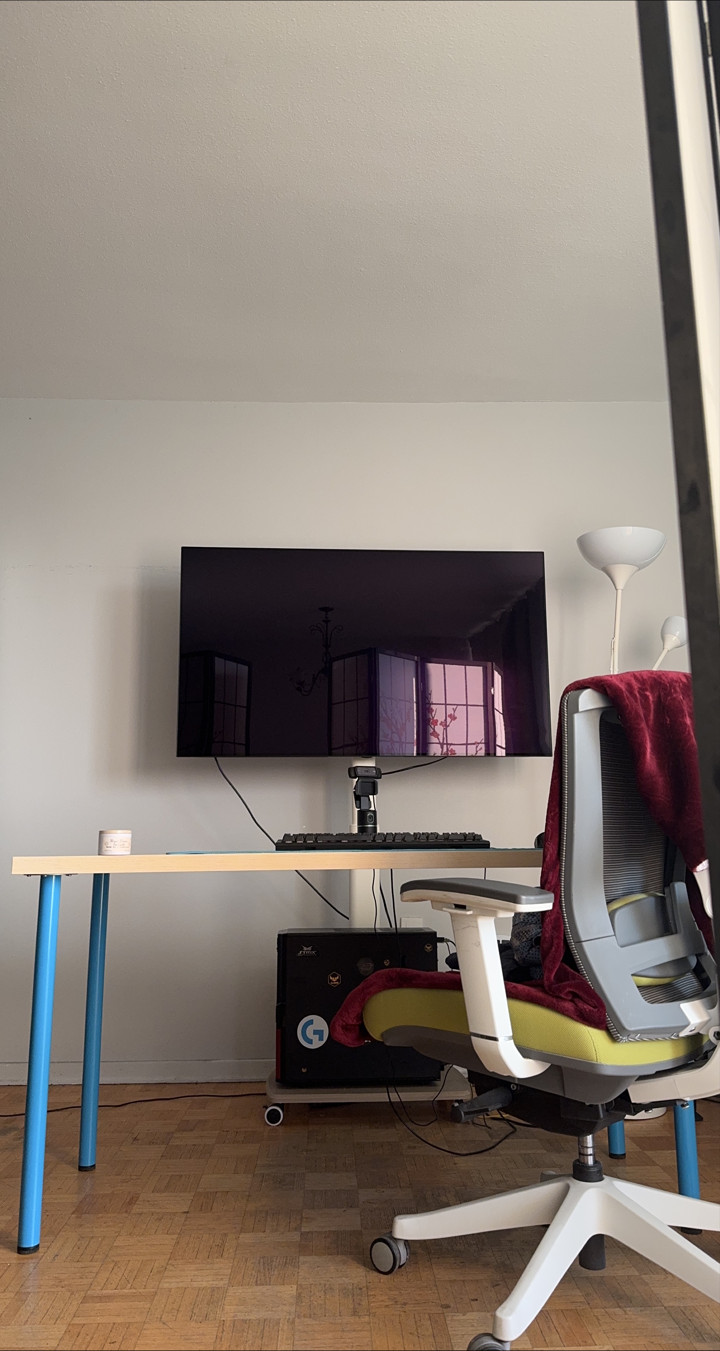 LG OLED + Stand image indicator(1)