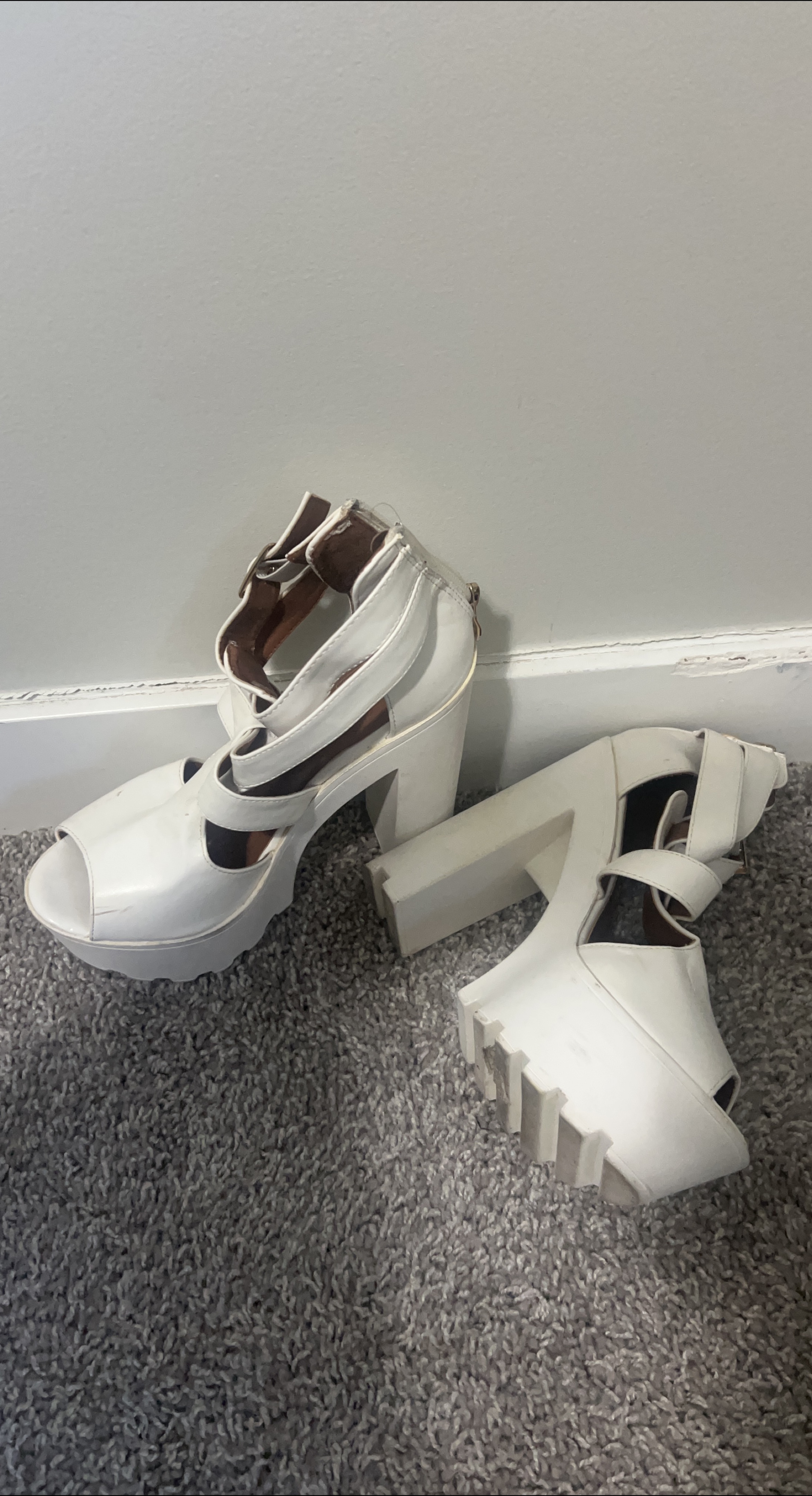 Dolce Vita White Platform Heels - Size 8 thumbnail