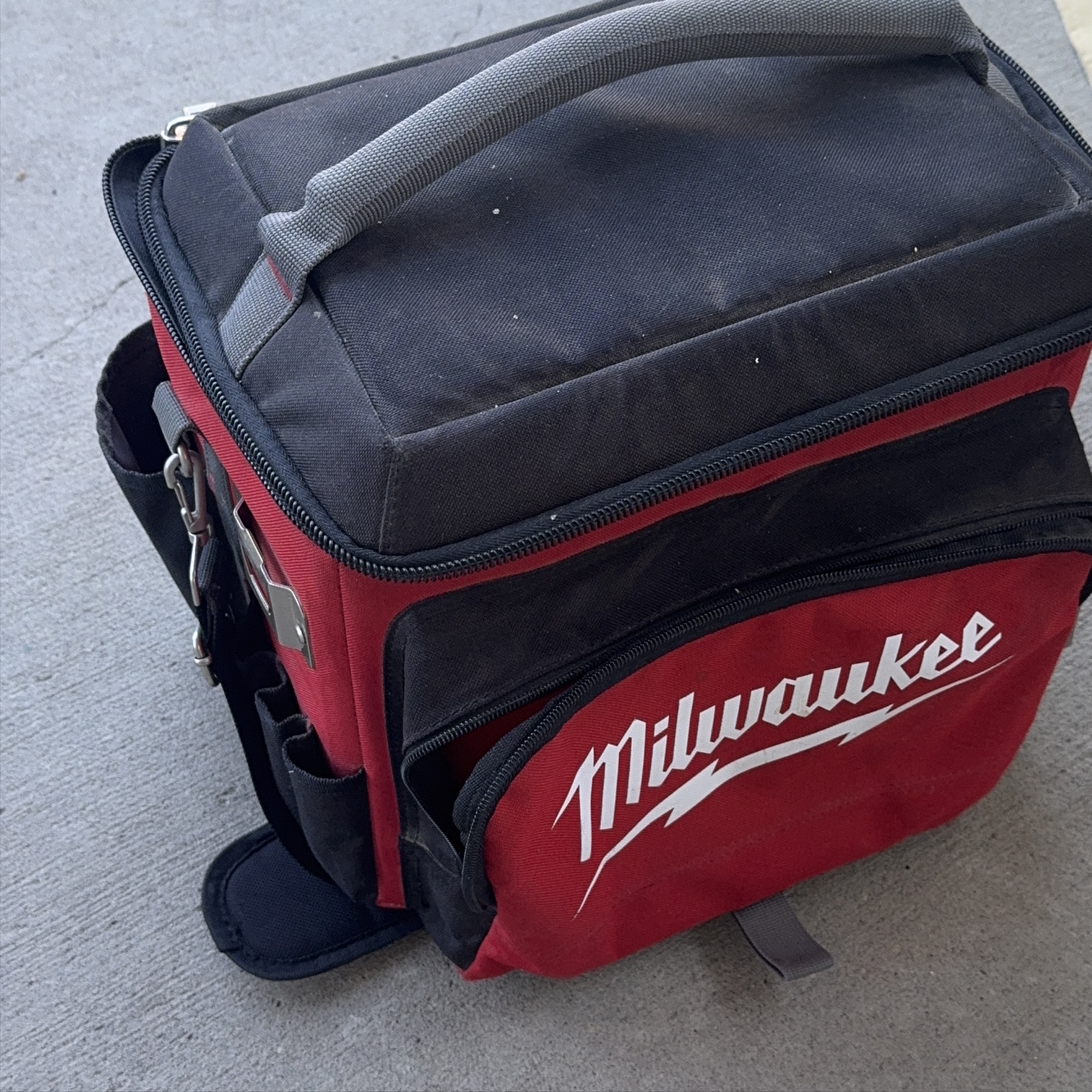 Milwaukee lunch Bag - Red and Black thumbnail