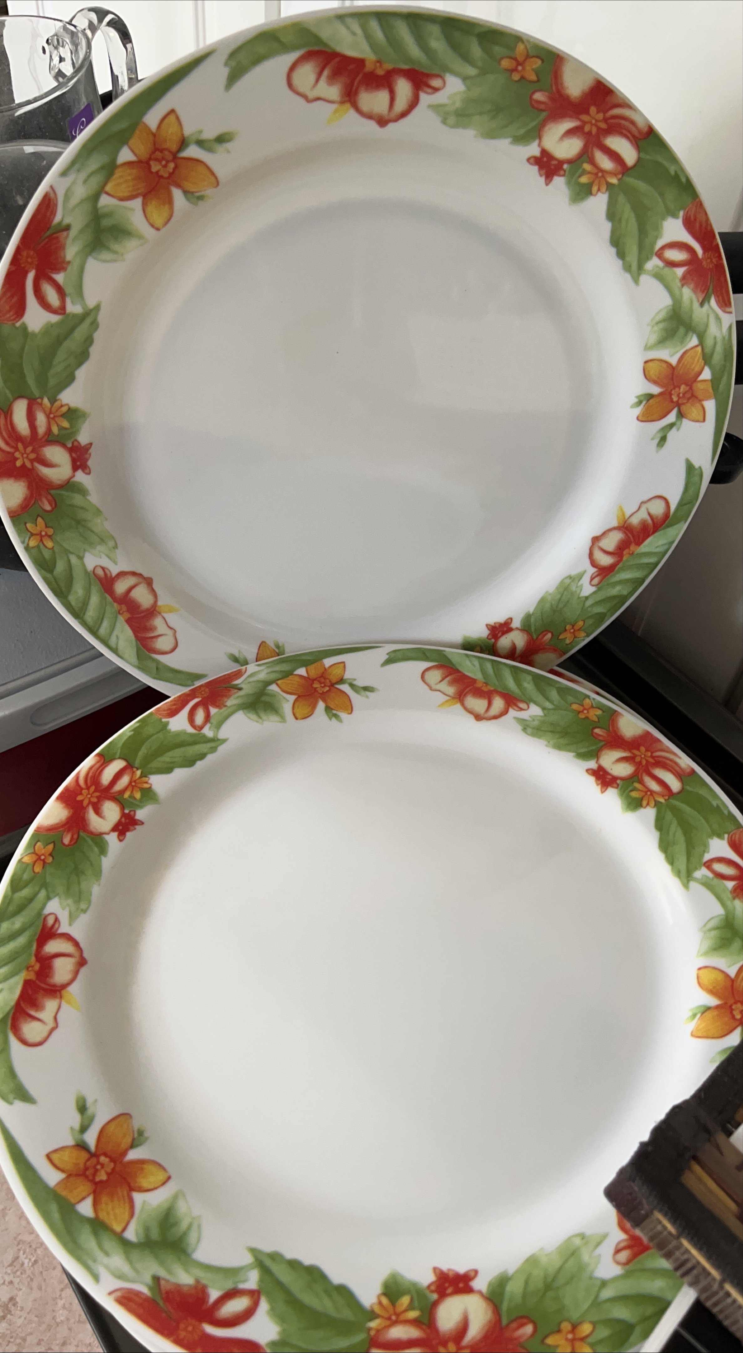 Floral Dinner Plates (17 pcs) thumbnail