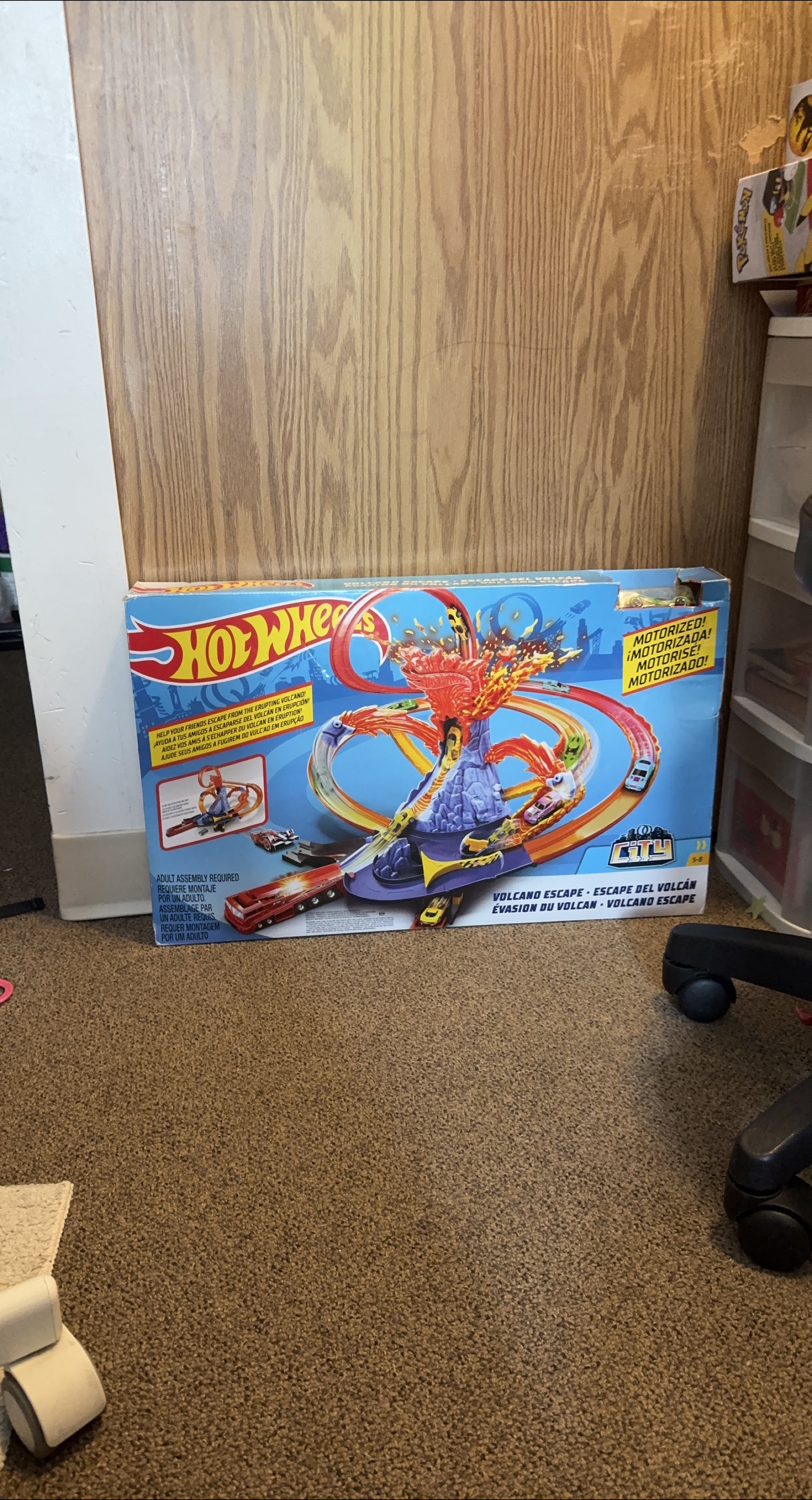 Hot Wheels Volcano Escape Track Set thumbnail
