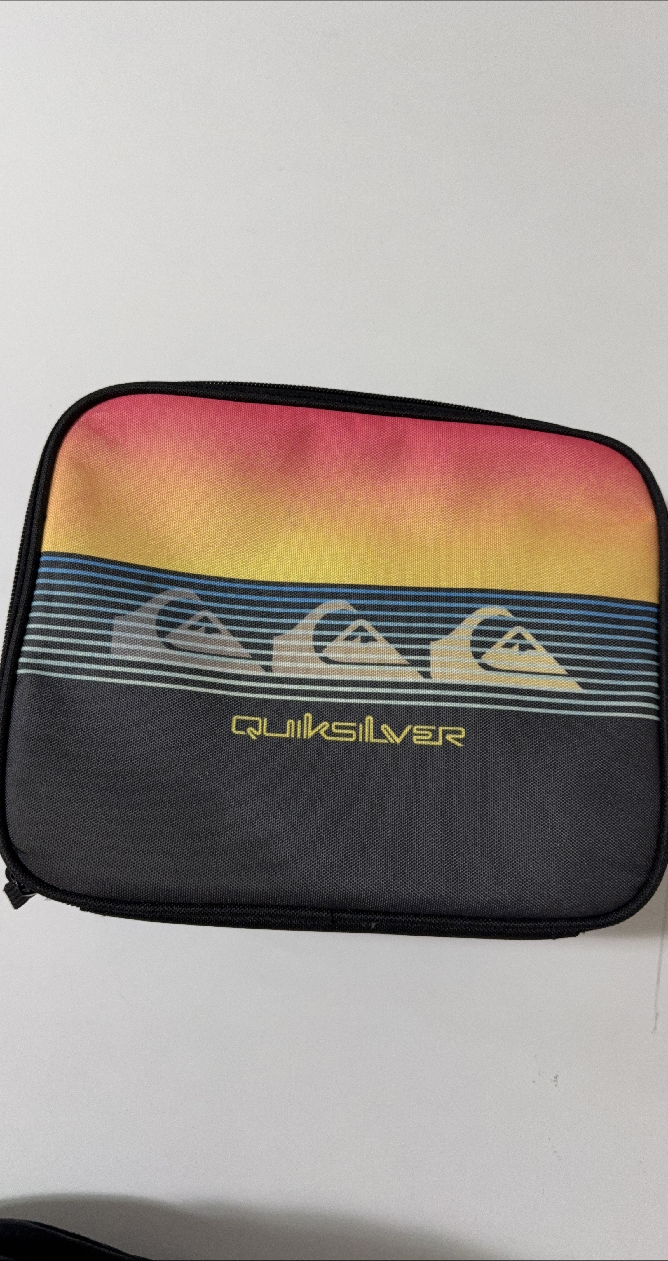 Quiksilver Lunch Box - Like New!