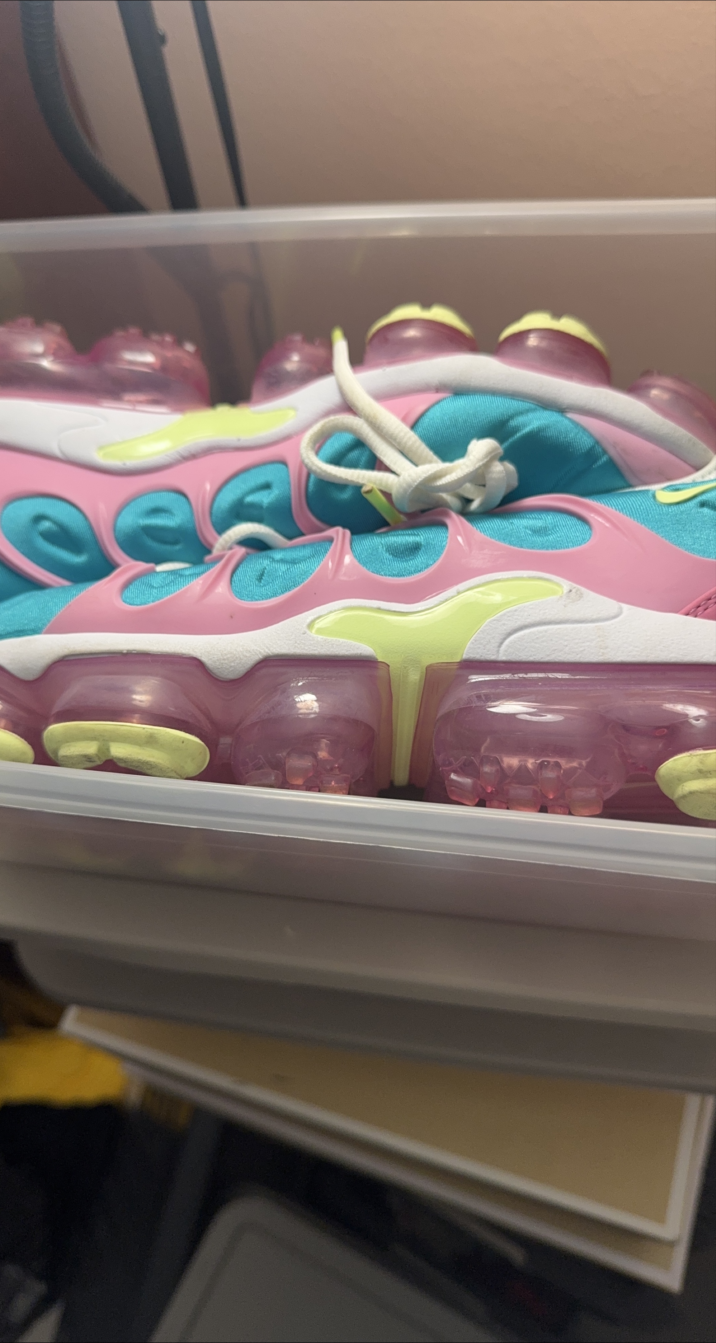 Nike Air VaporMax Plus Pink/Blue thumbnail