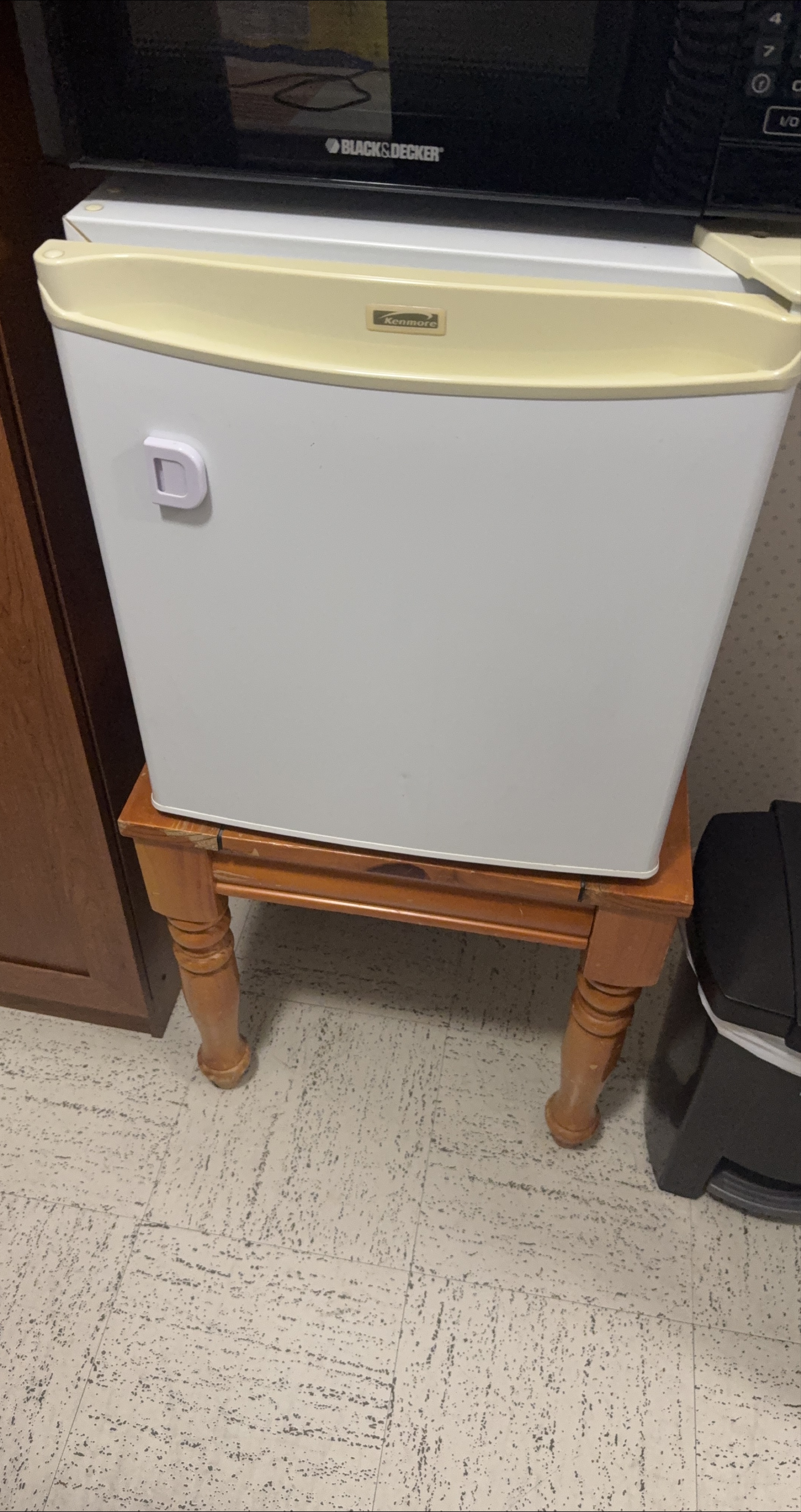 Kenmore White Mini Fridge thumbnail