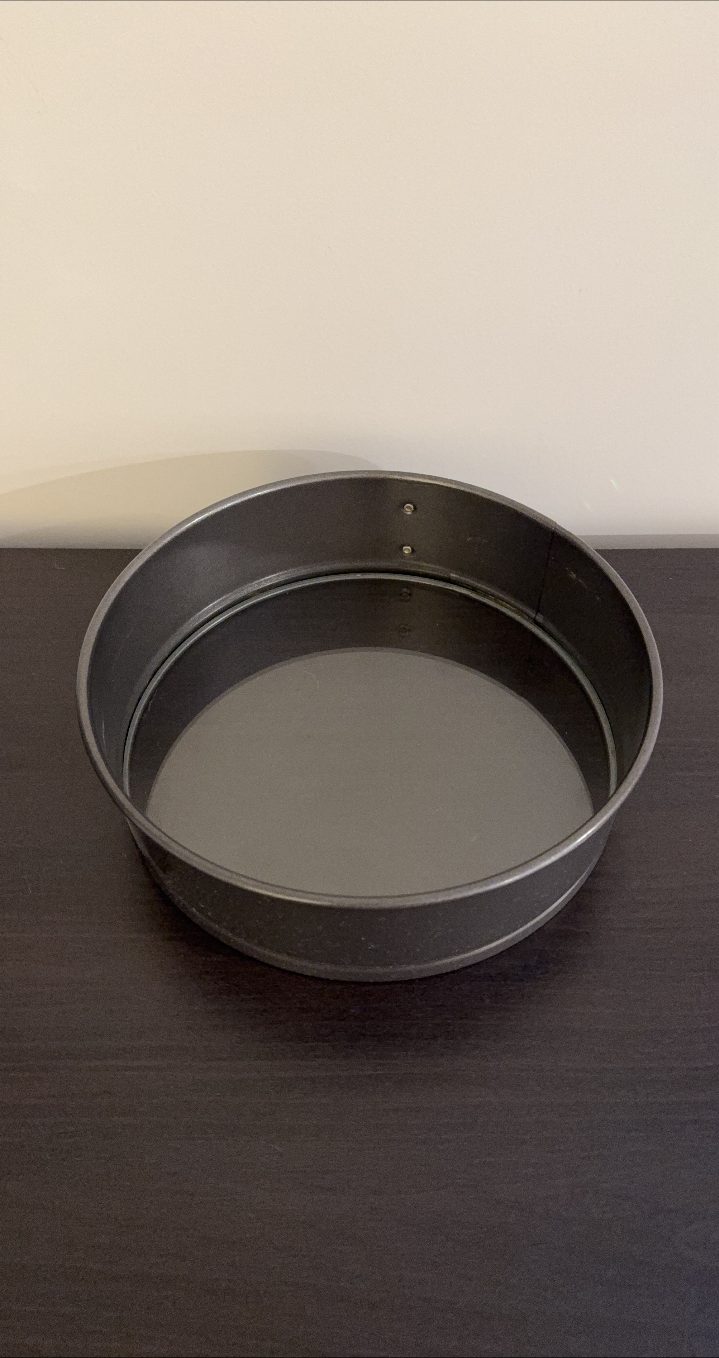 Round Baking Pan thumbnail
