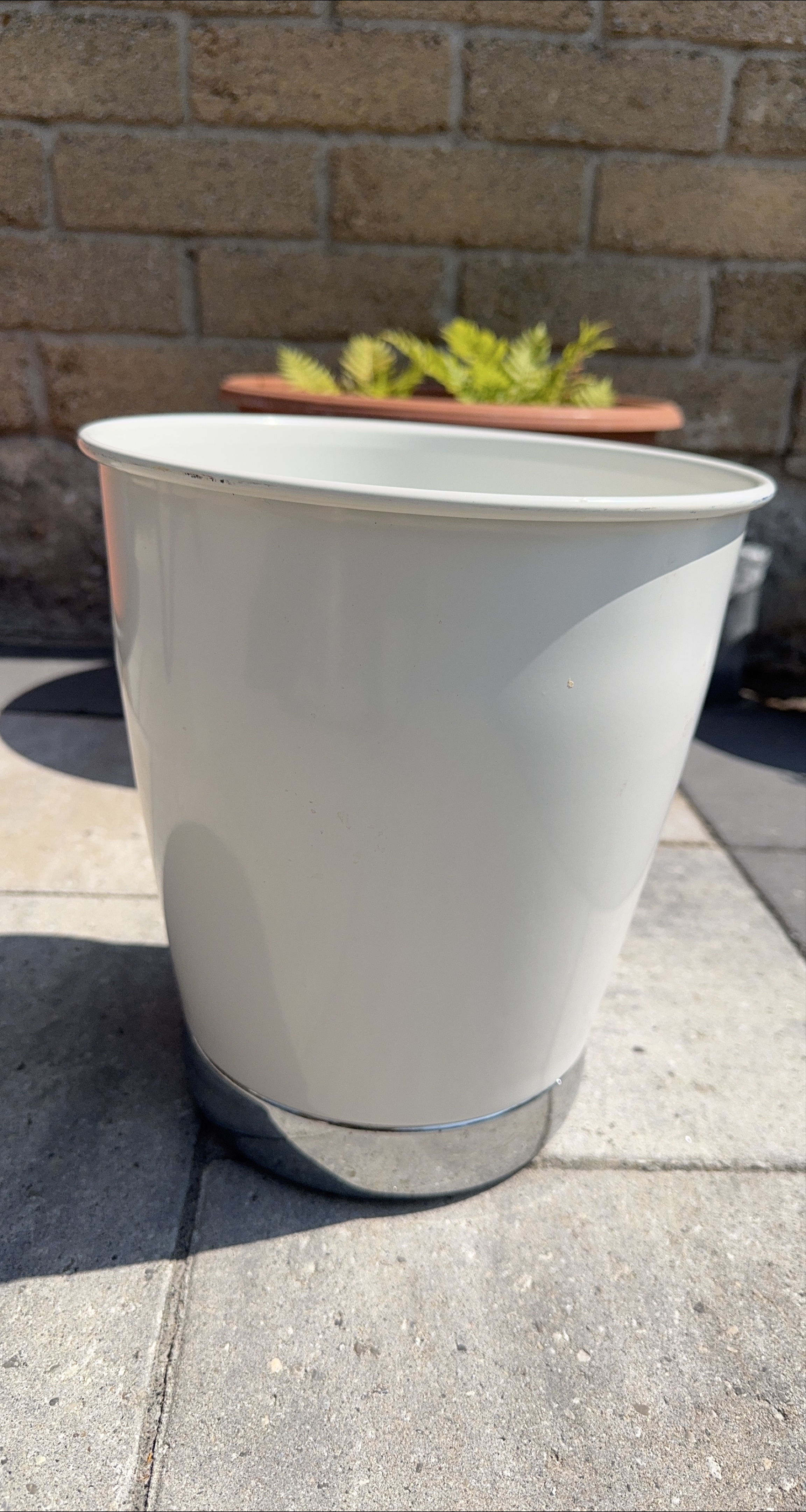 White Metal Plant Pot/ waste bin