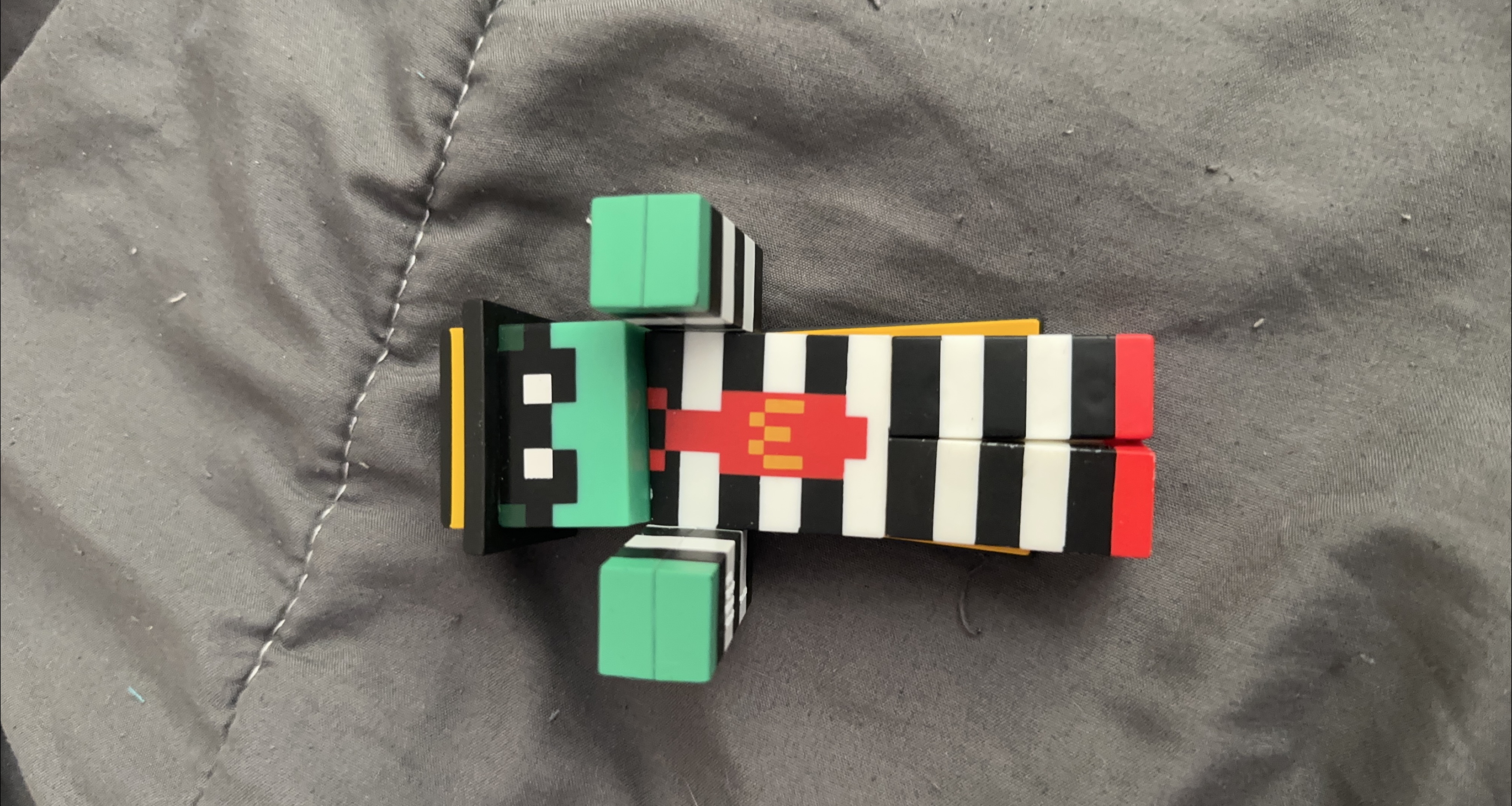 Minecraft Transforming Zombie Toy thumbnail