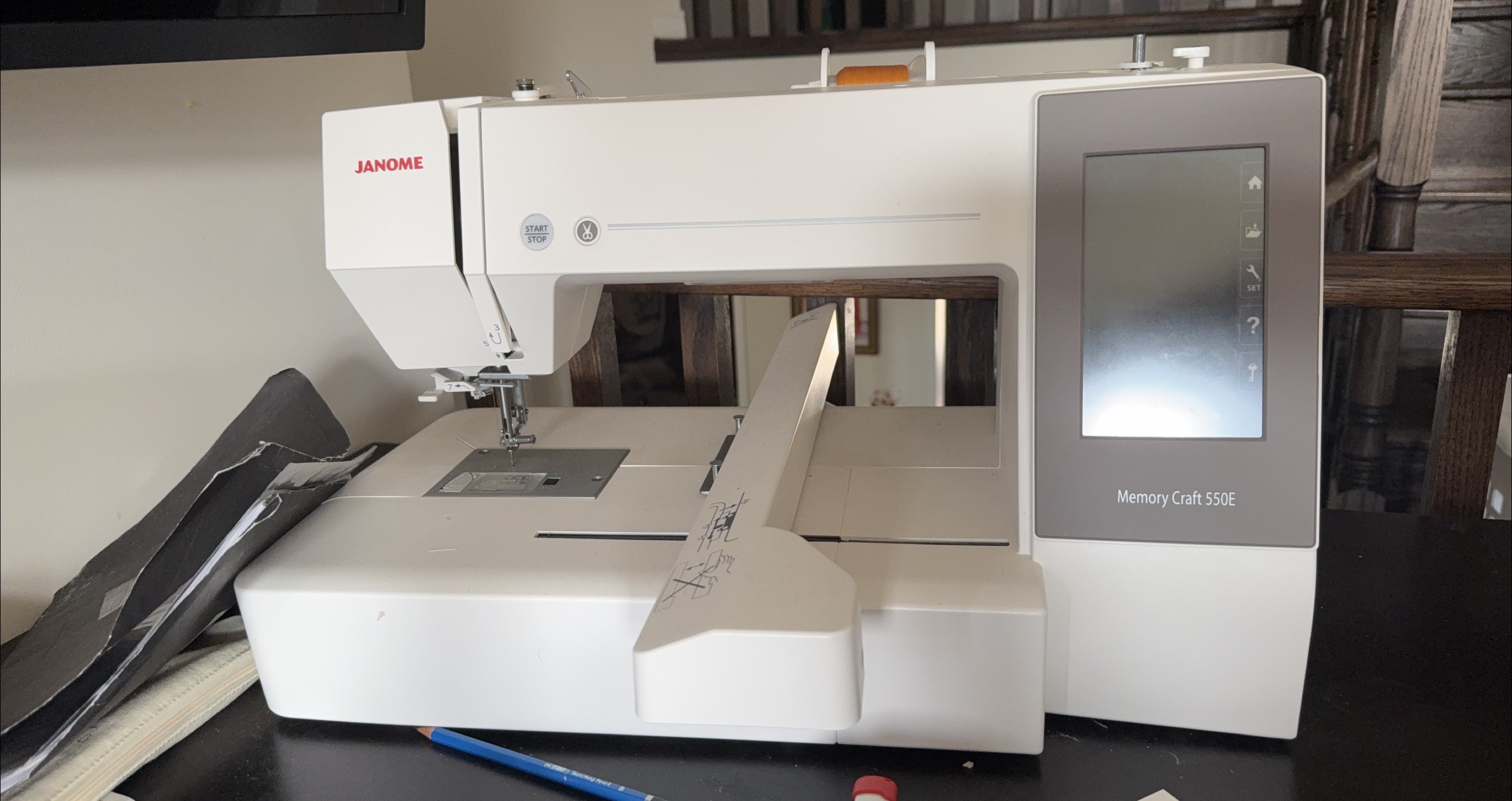 Janome Memory Craft 550E Sewing Machine thumbnail