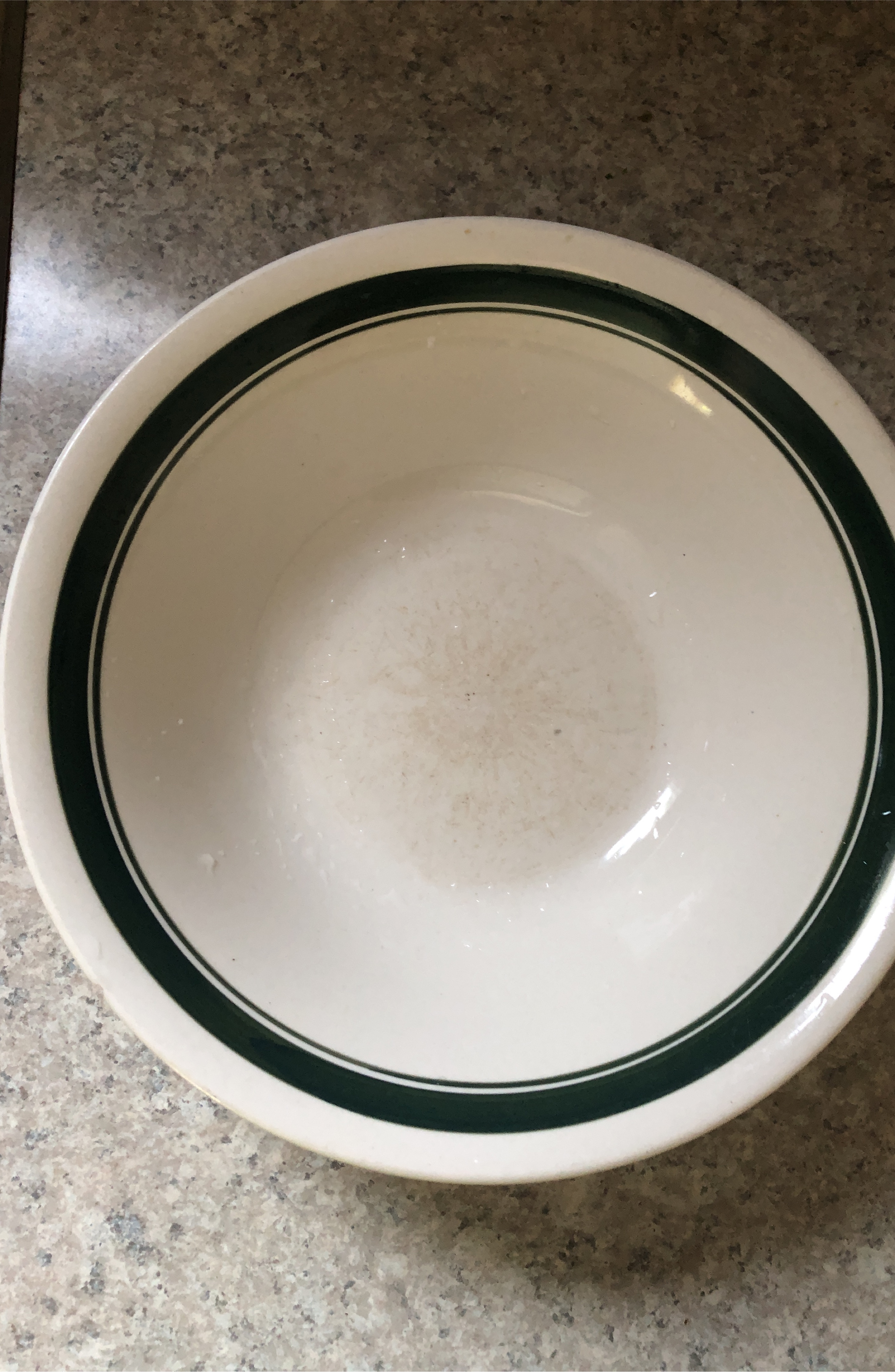 🇨🇦8” Vintage Bowl with Green Trim🇨🇦 thumbnail