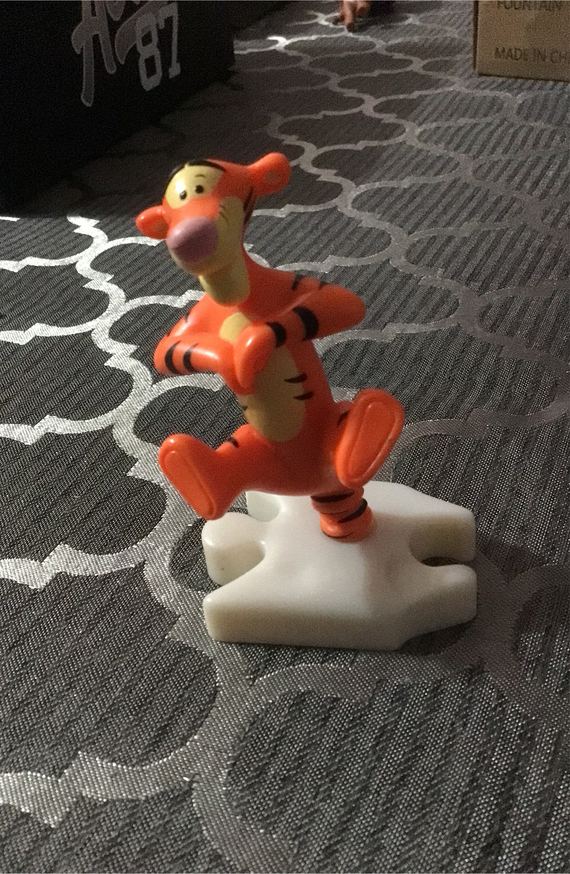 Disney Tigger seasons of giving figure 3 inches