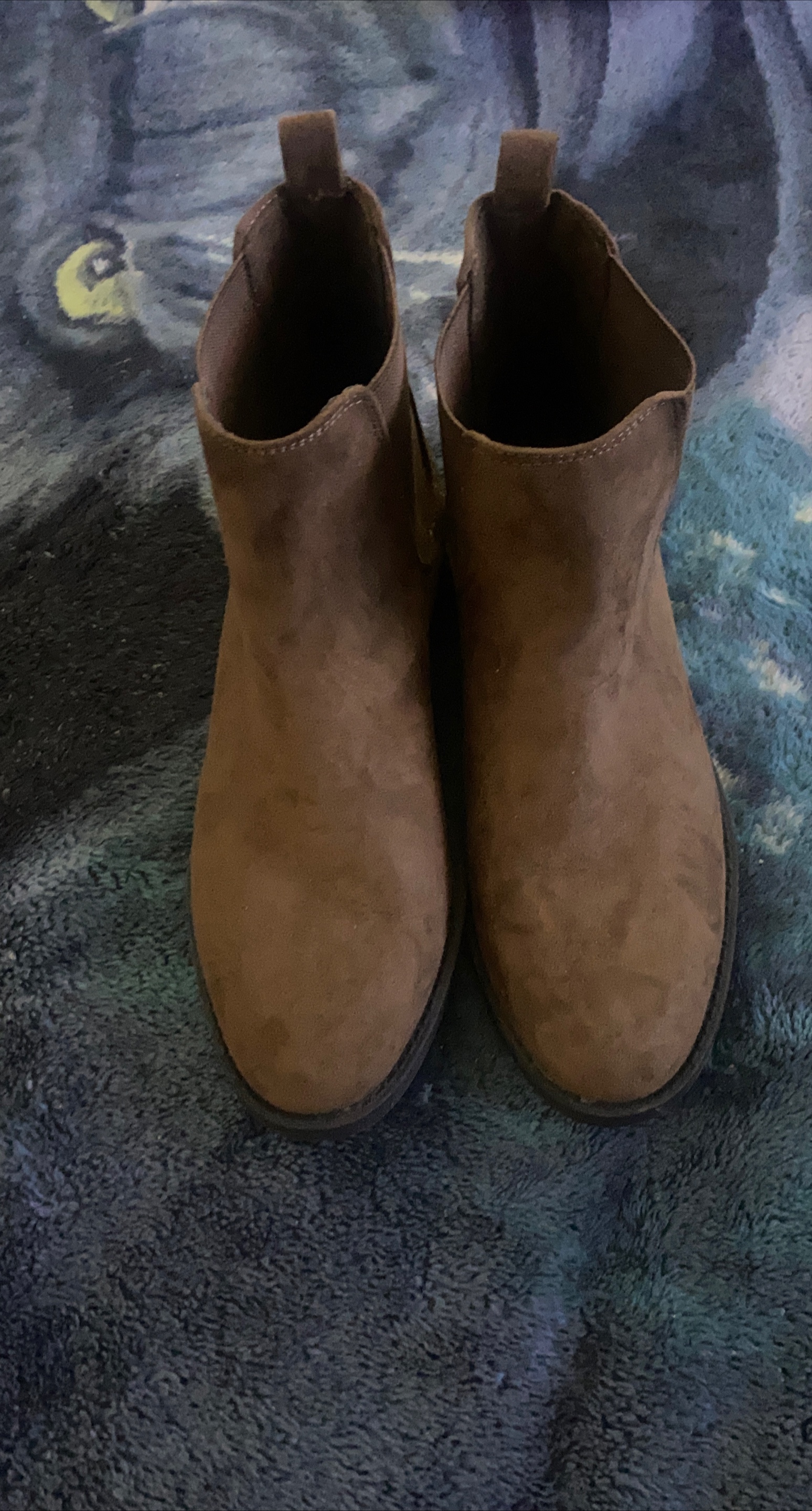 Brown Chelsea Boots thumbnail