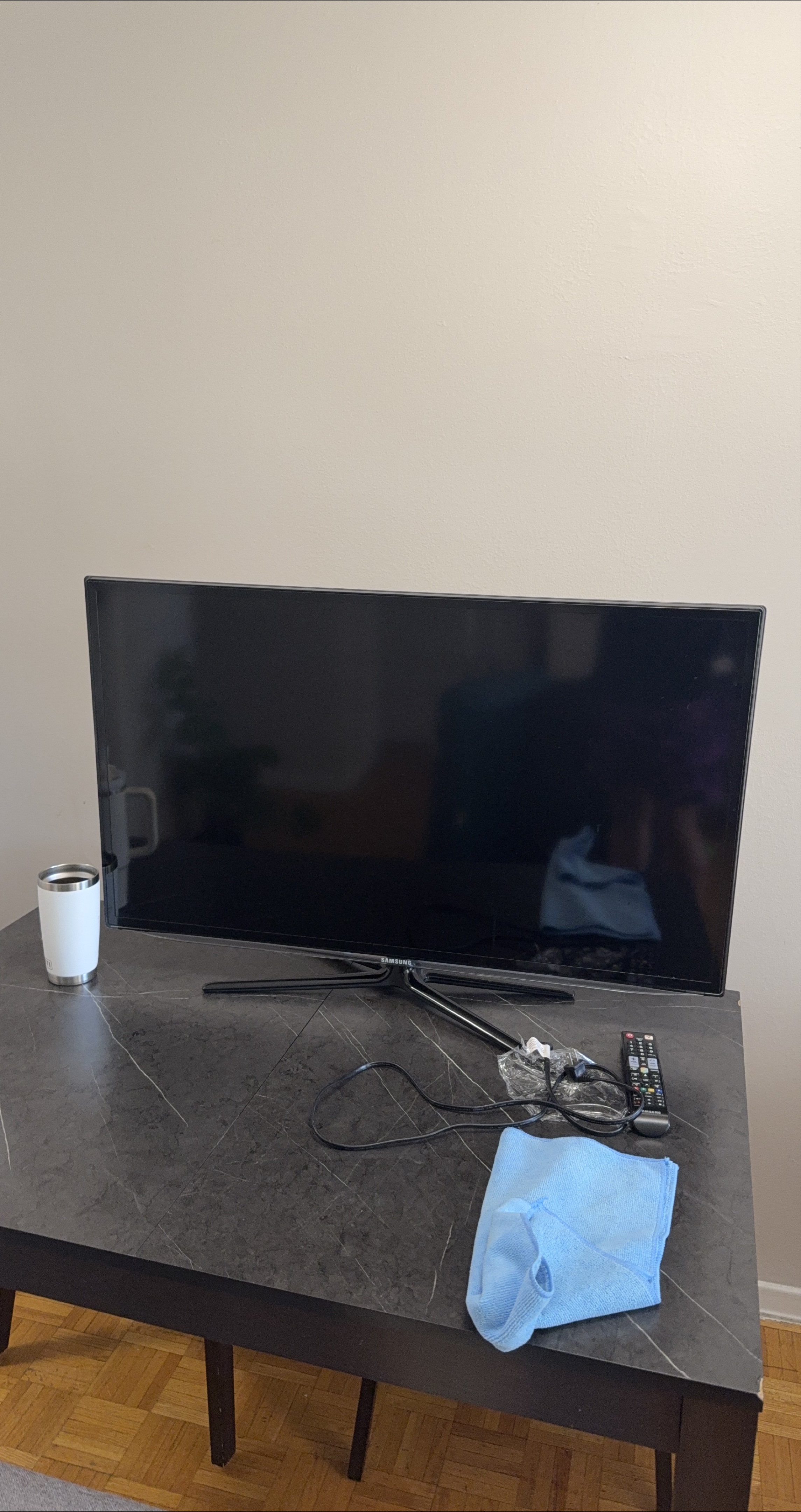 40” Samsung TV thumbnail