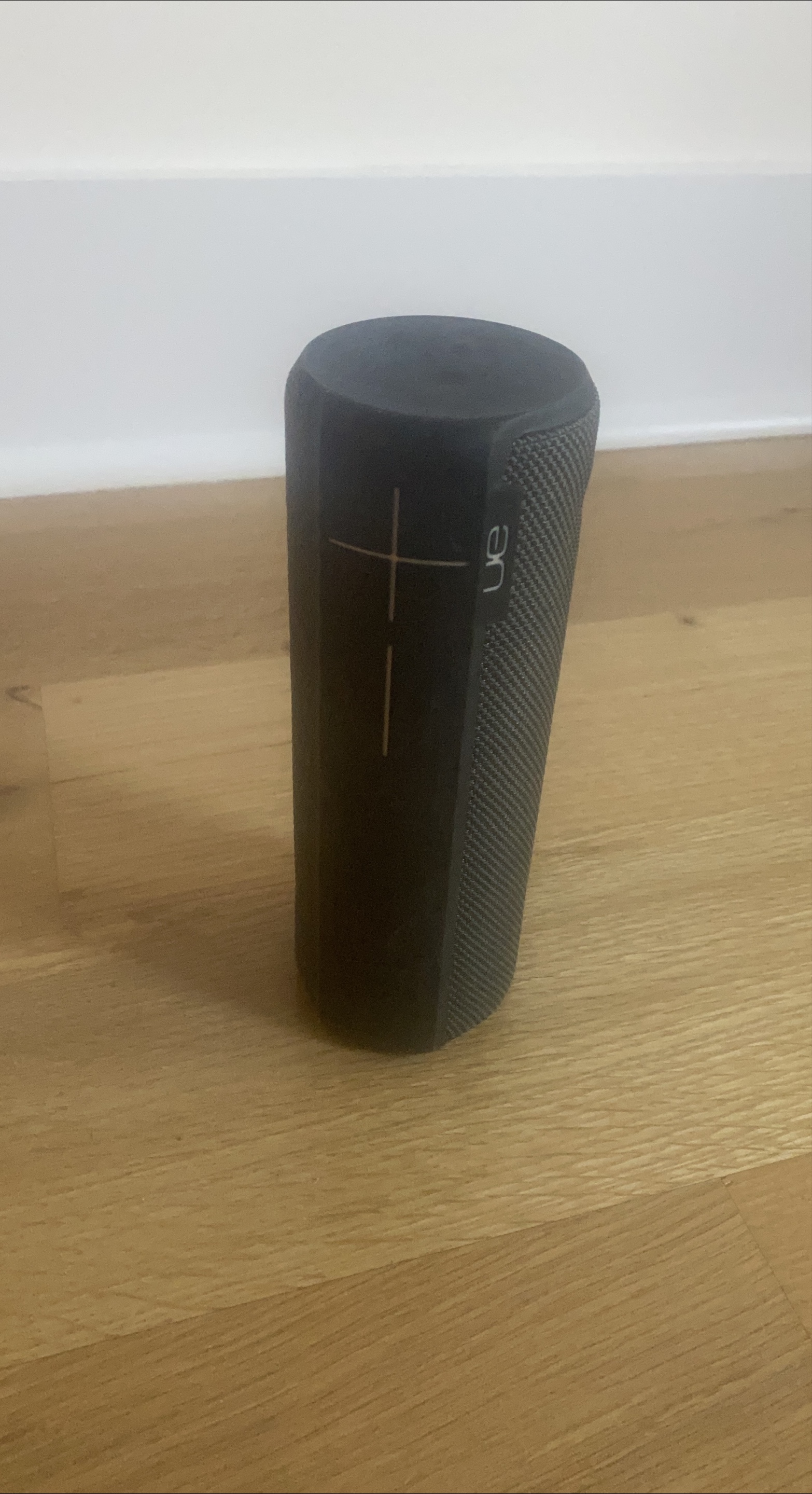 UE Boom 2 Bluetooth Speaker thumbnail
