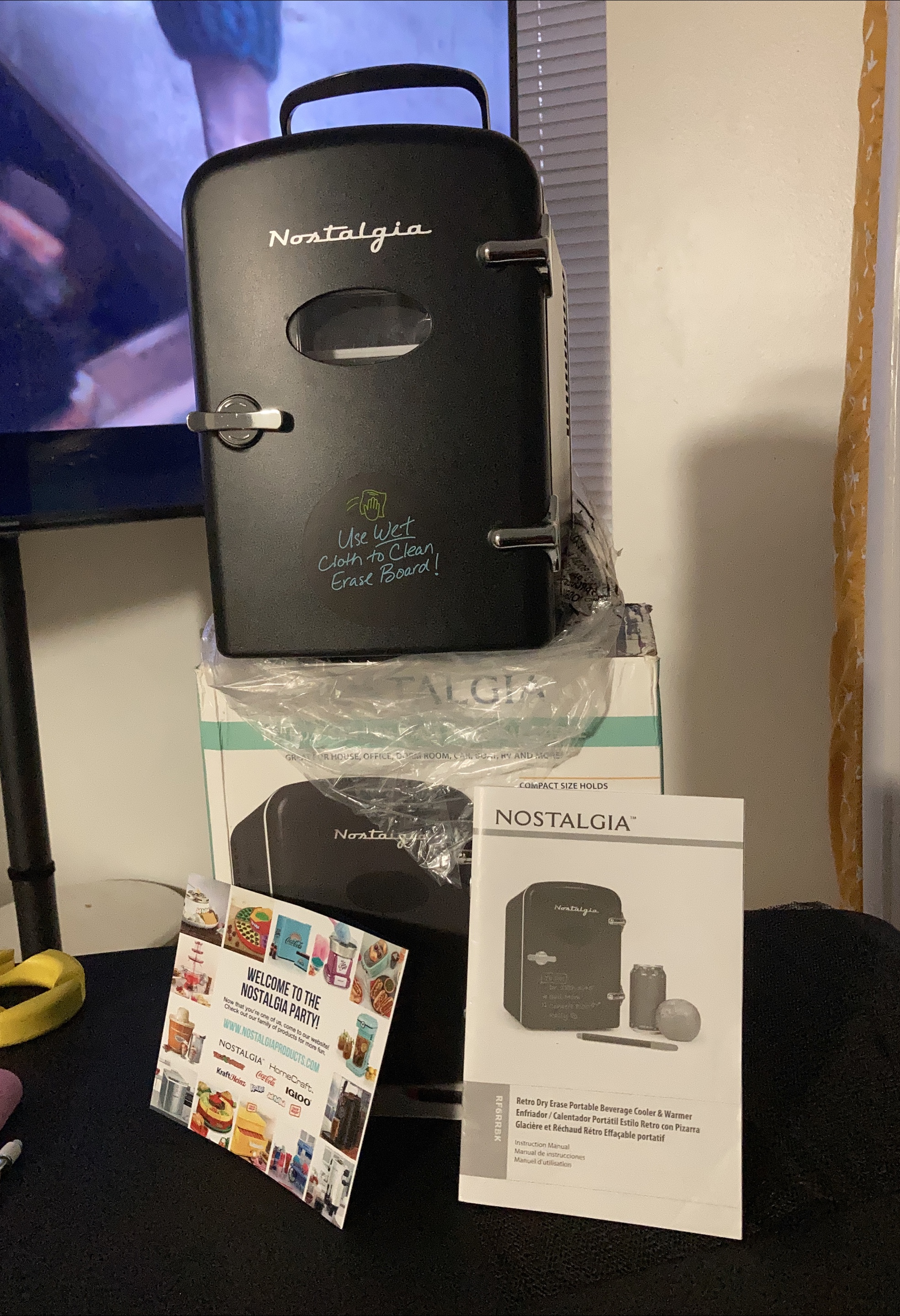 Nostalgia Retro Portable Beverage Cooler & Warmer - Black thumbnail
