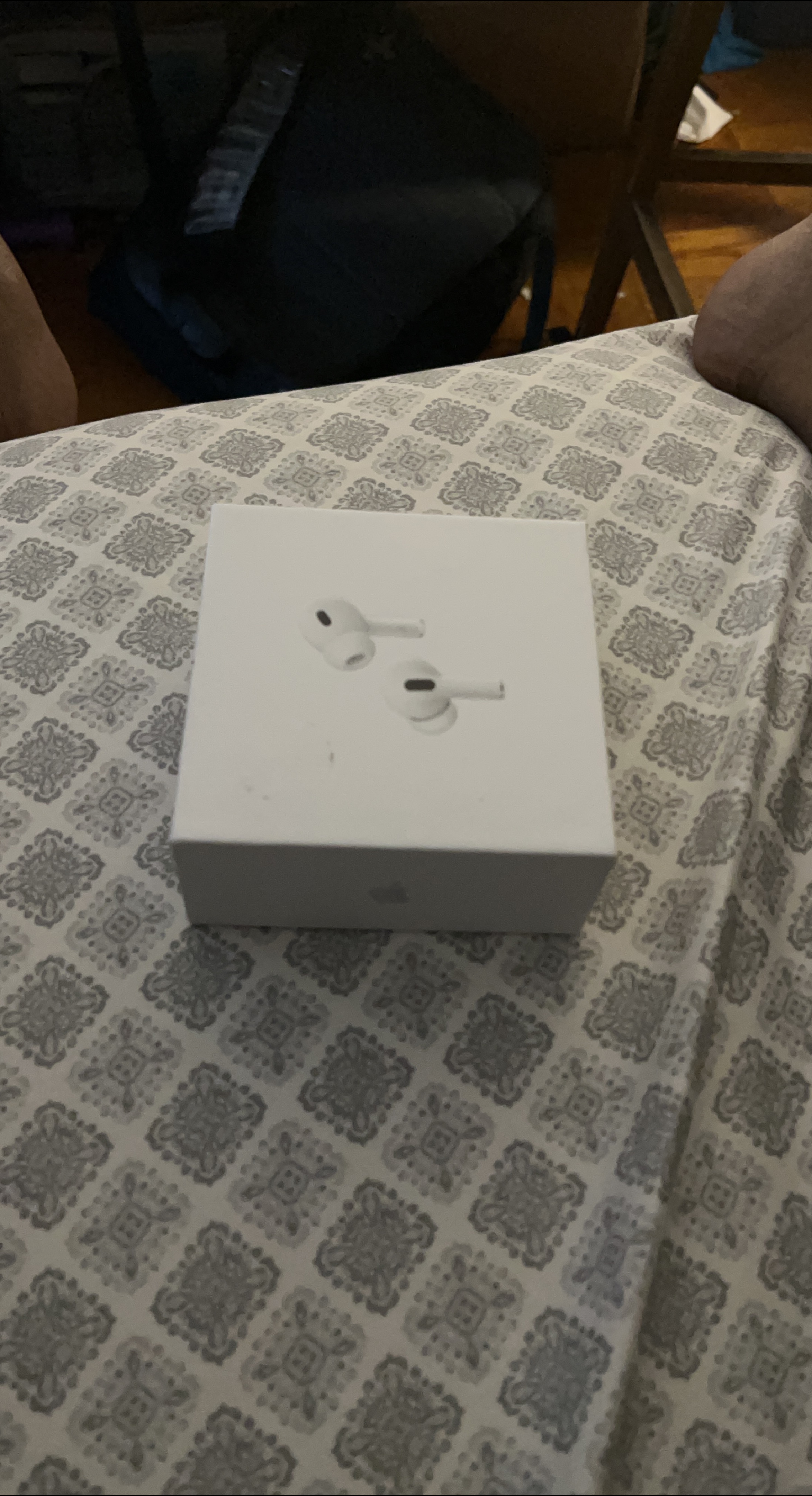 Apple AirPods Pro (2nd generation) thumbnail