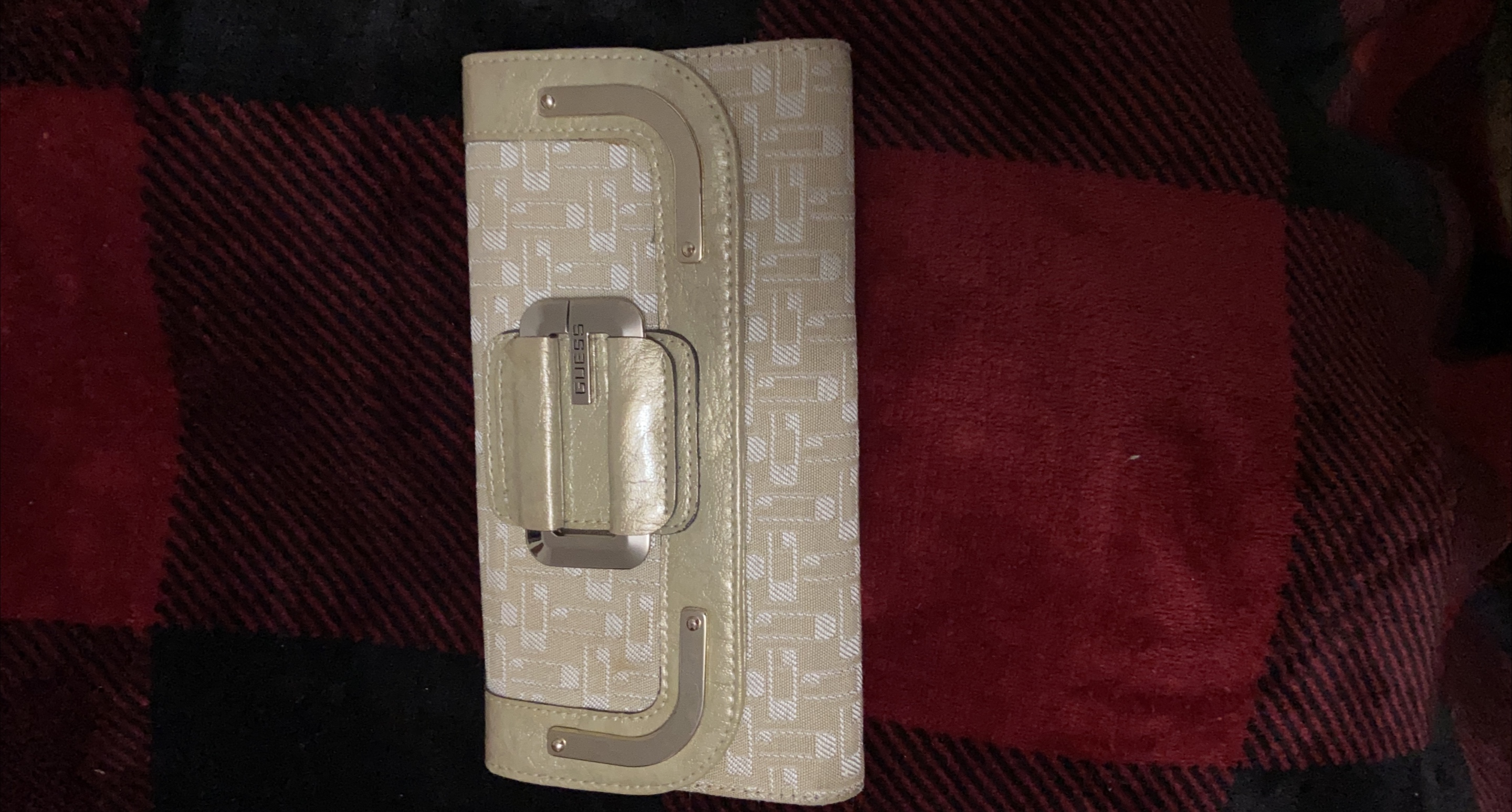 Guess Clutch Wallet thumbnail
