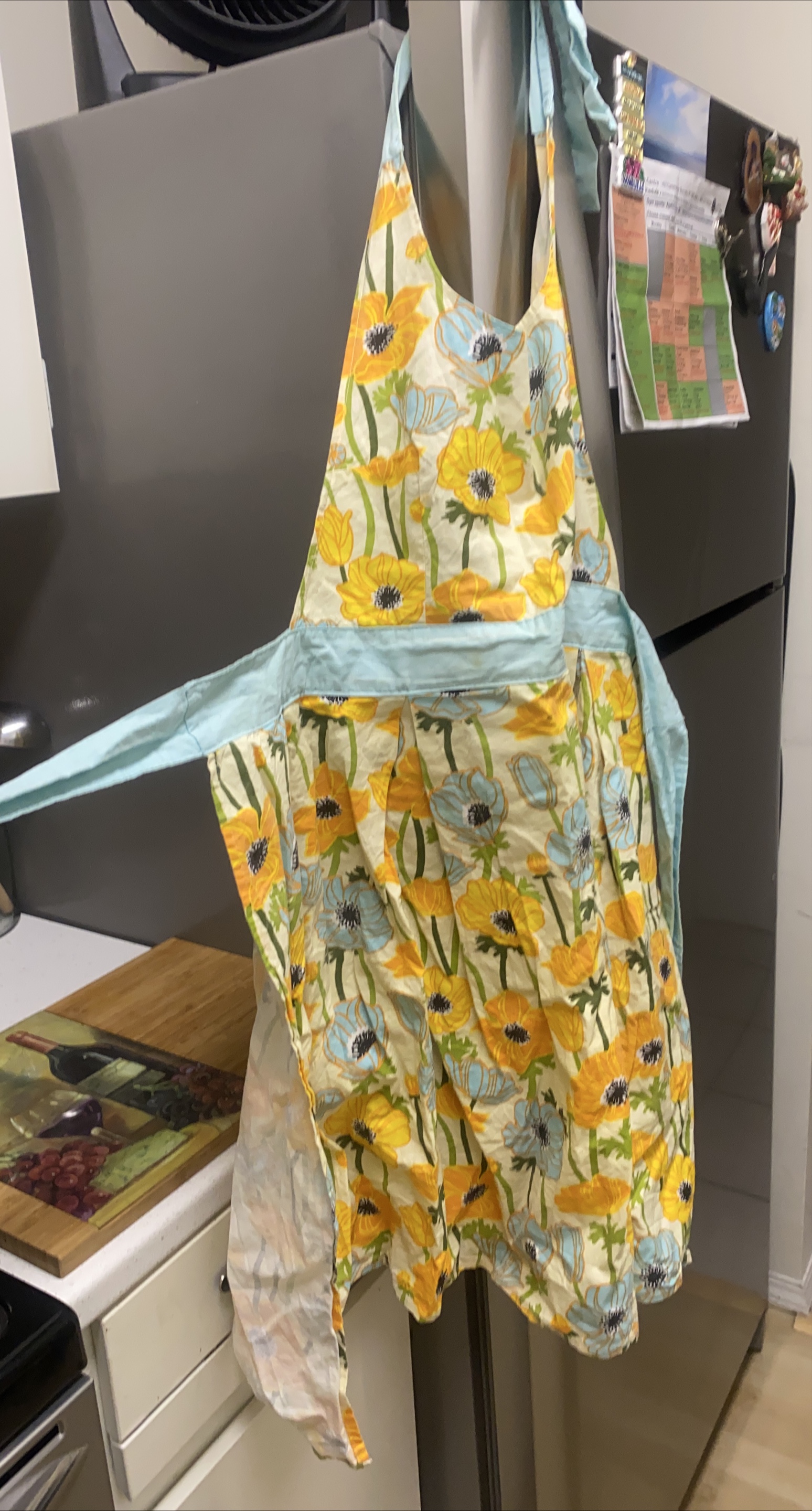 Floral Pattern Apron thumbnail