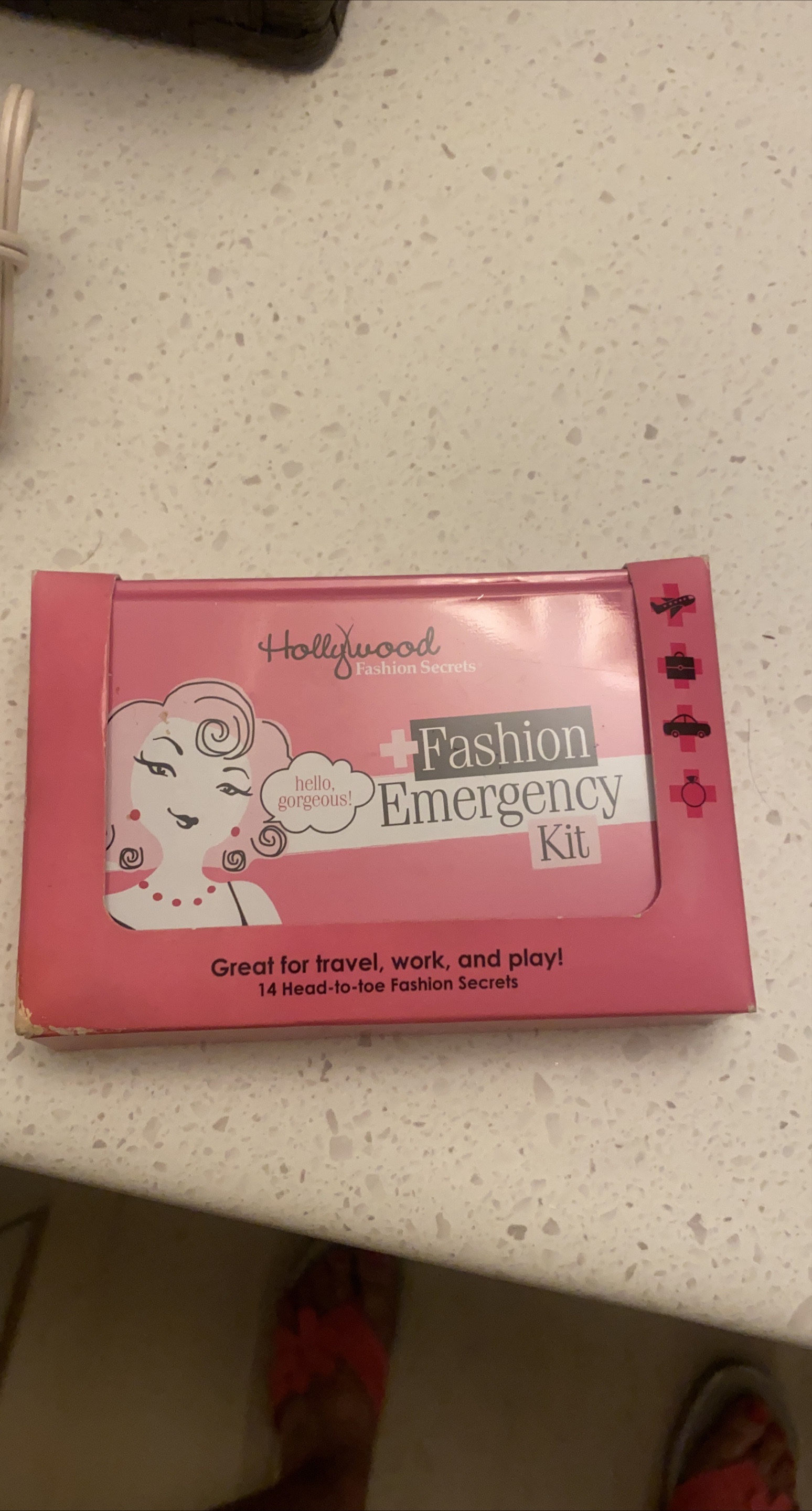 Hollywood Fashion Secrets Emergency Kit thumbnail
