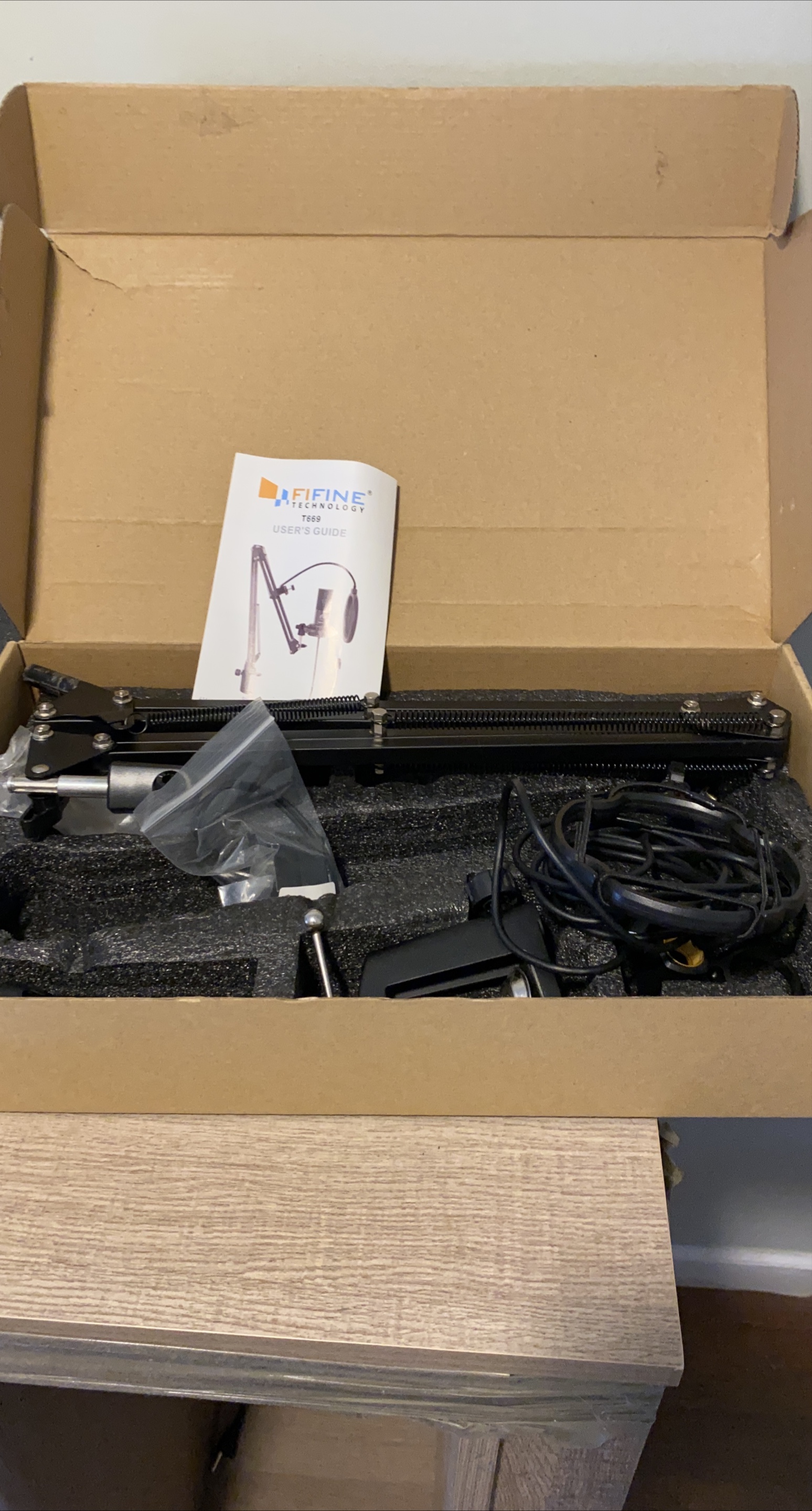 FIFINE T669 USB Studio Recording Microphone Kit thumbnail