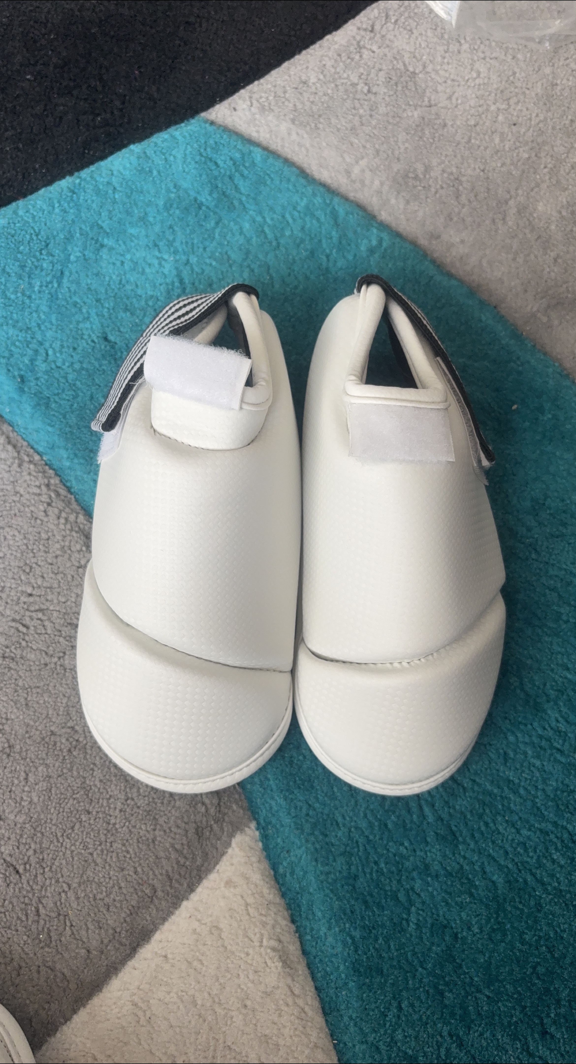 White Slides with Velcro Strap image indicator(1)