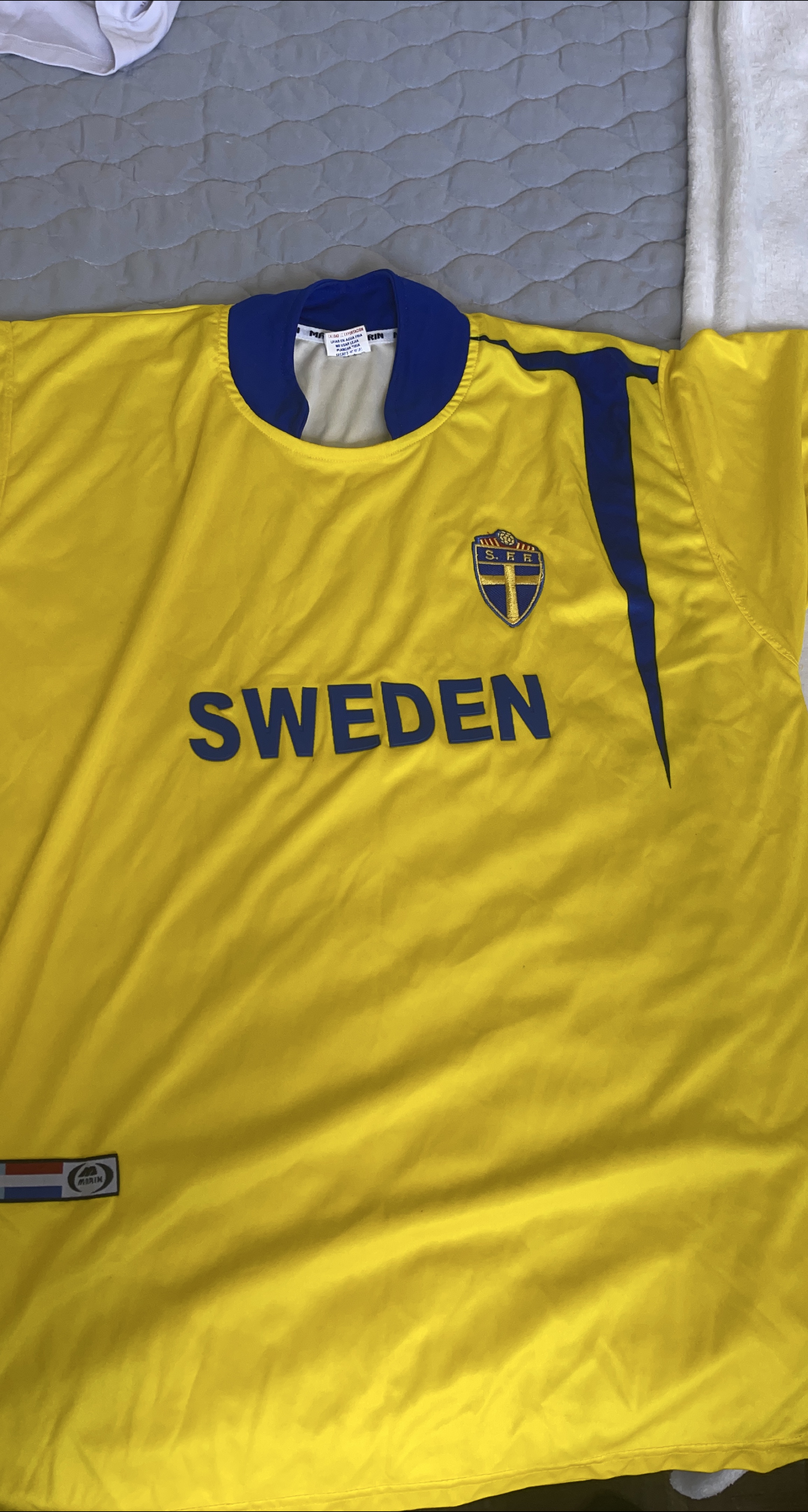Sweden Soccer Jersey - Yellow thumbnail