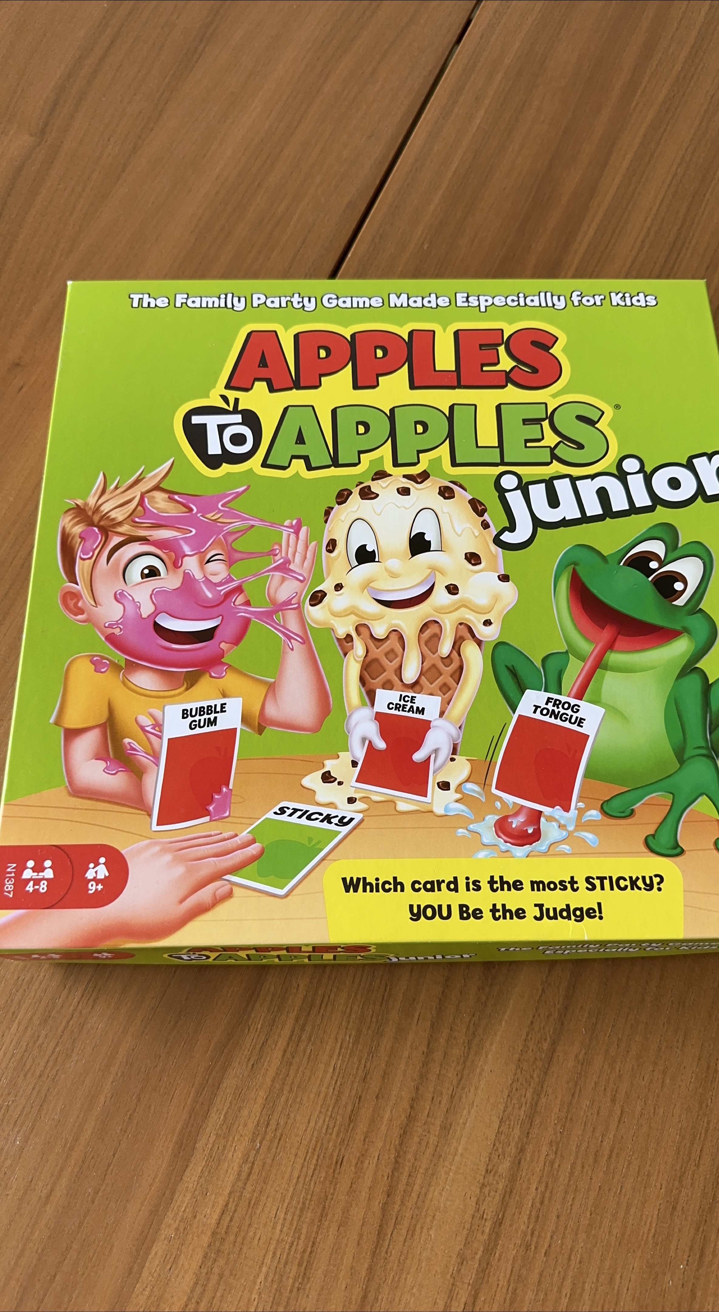 Apples to Apples Junior Board Game thumbnail