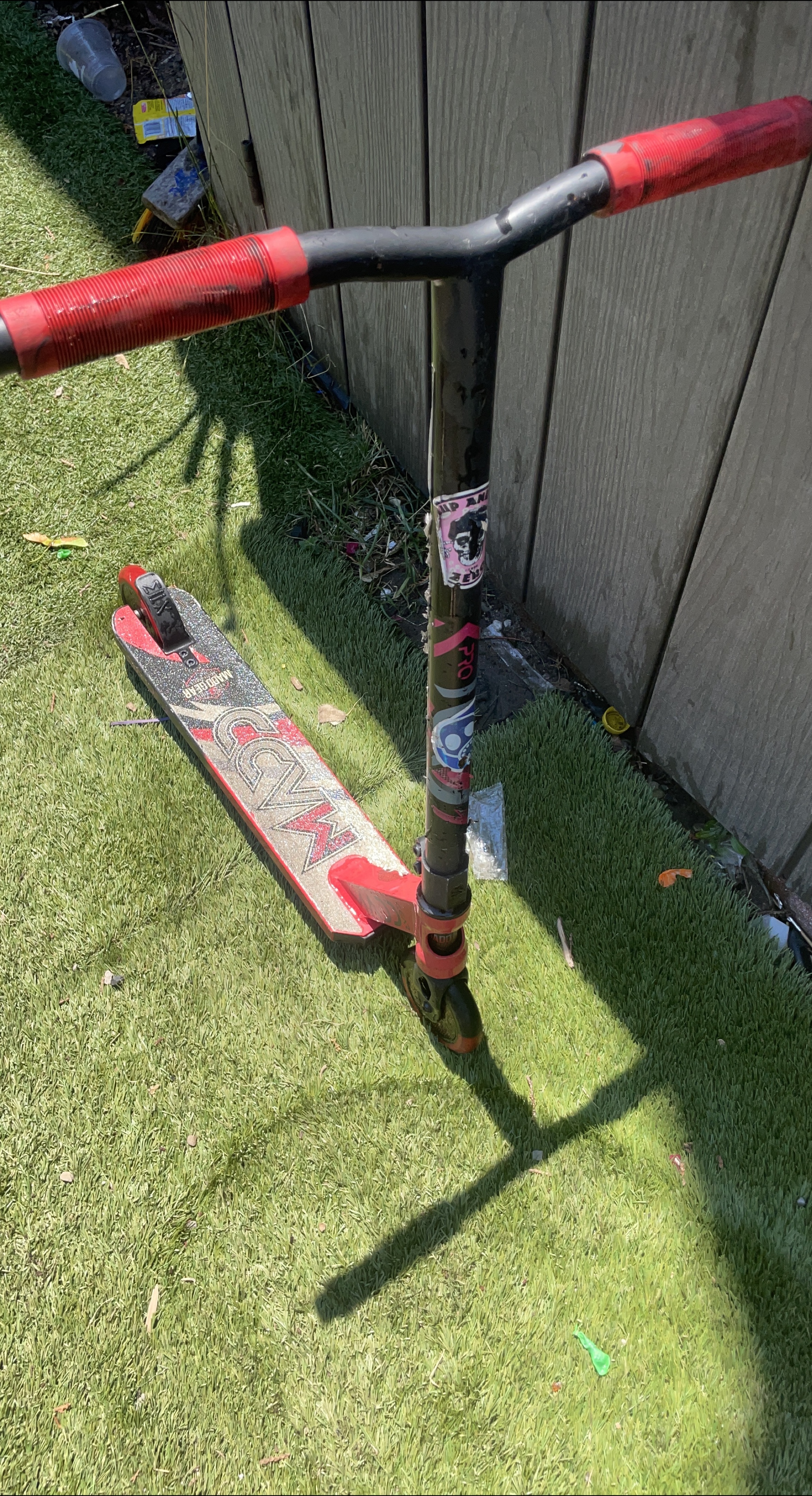 Mad Gear Scooter - Red & Black thumbnail