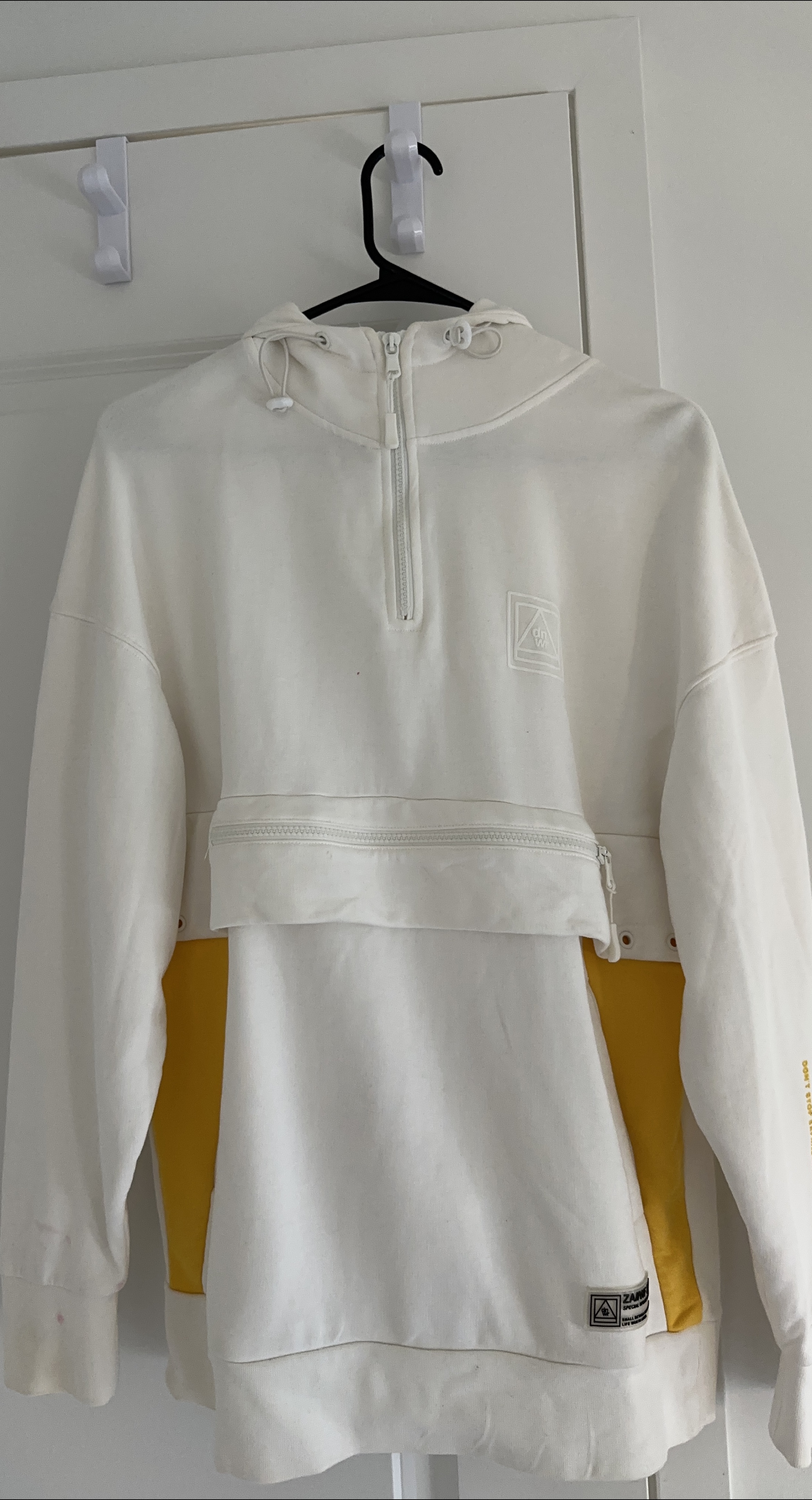 Zara White Hoodie thumbnail