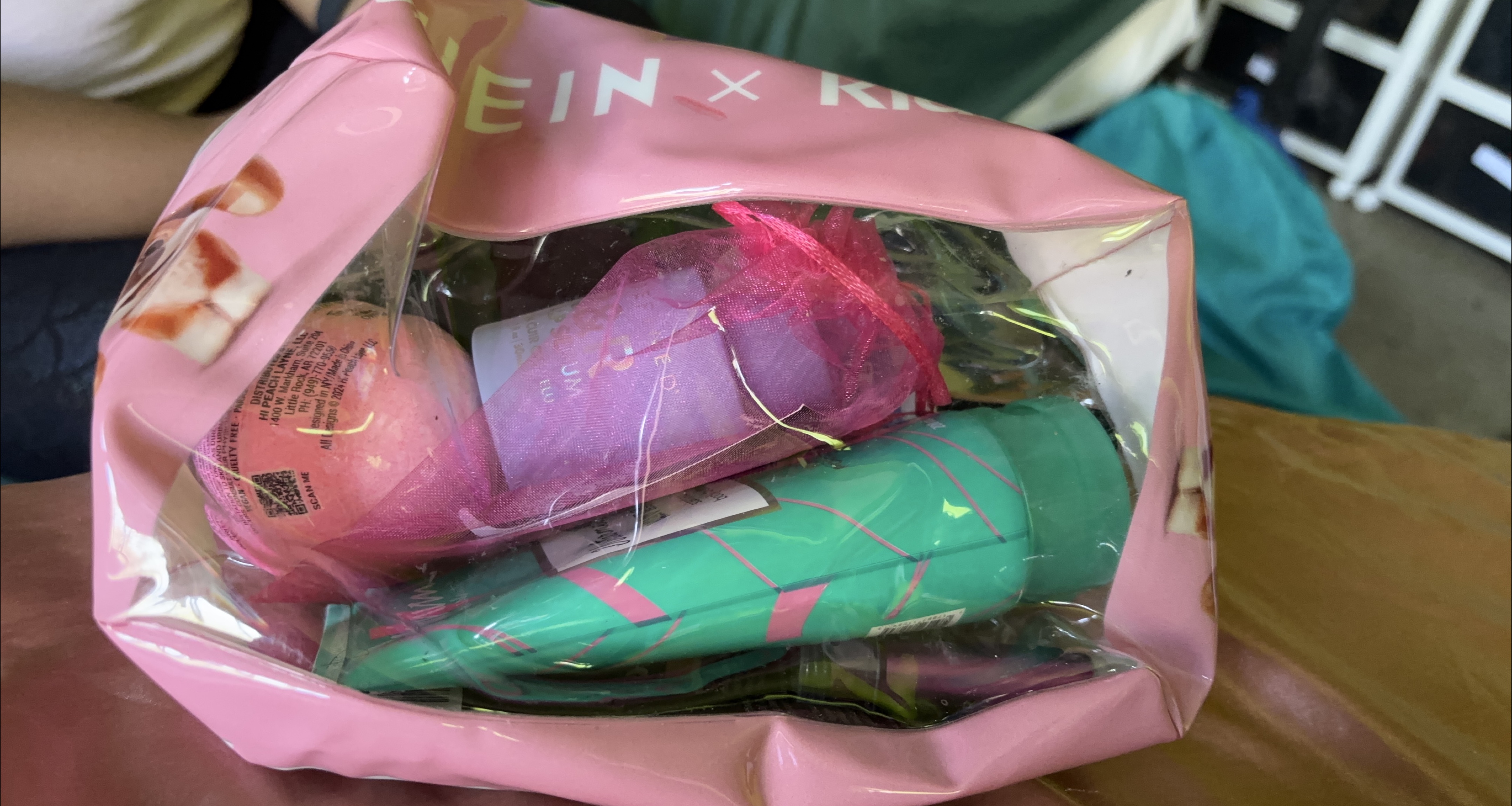 Shein x Klarna Beauty Bag thumbnail