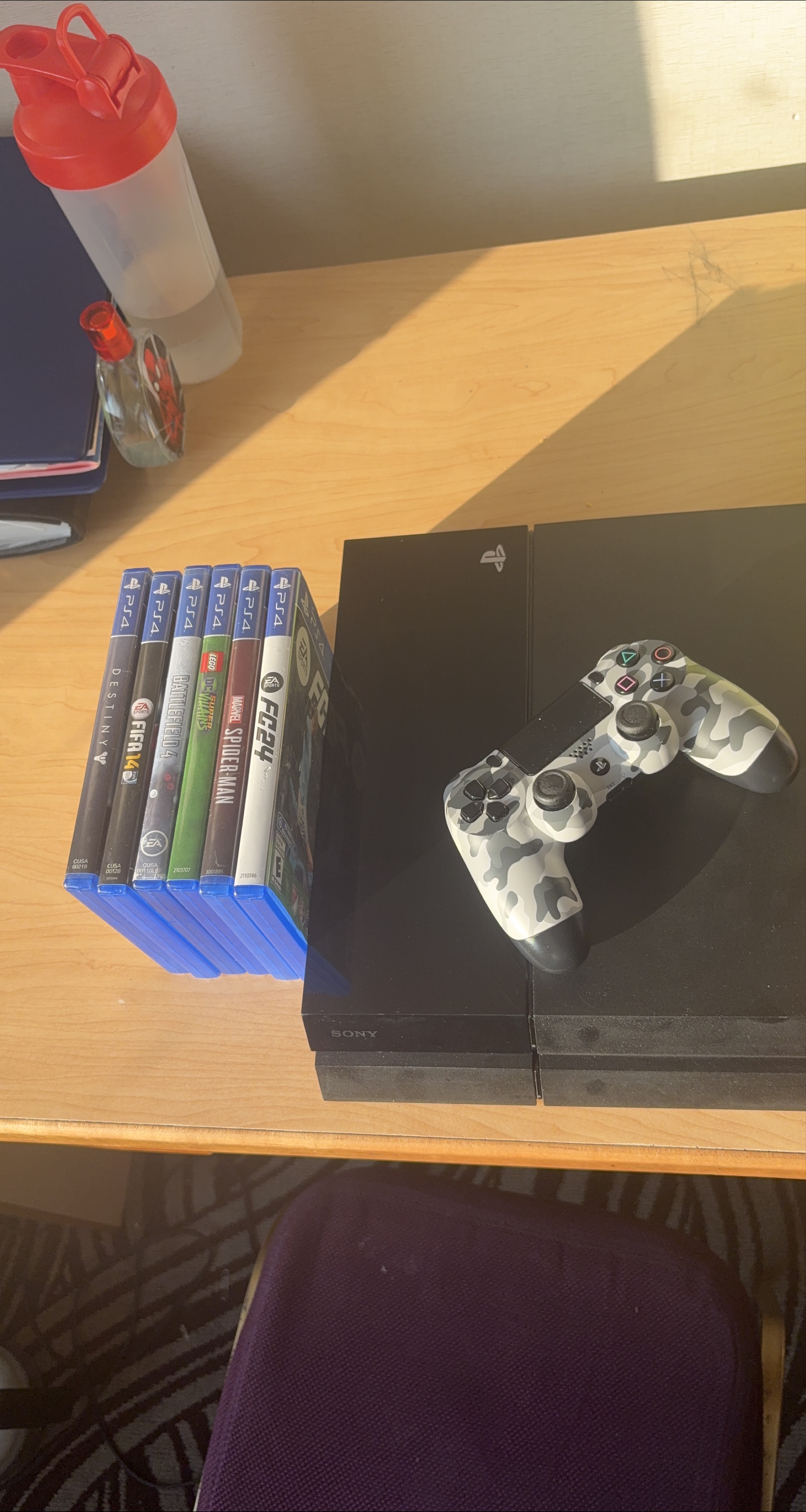 Sony PlayStation 4 with 6 Games and Controller thumbnail