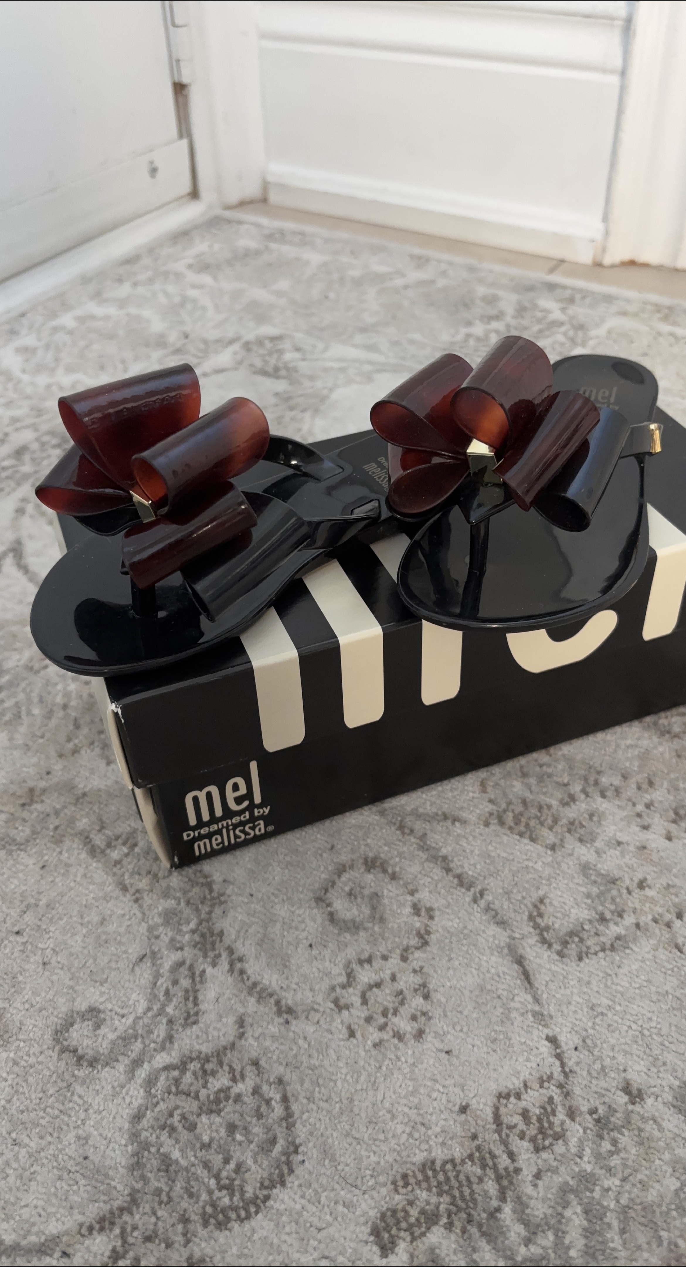 Mel Mini Melissa Harmonic Bow Flip Flops Black Size 11 thumbnail